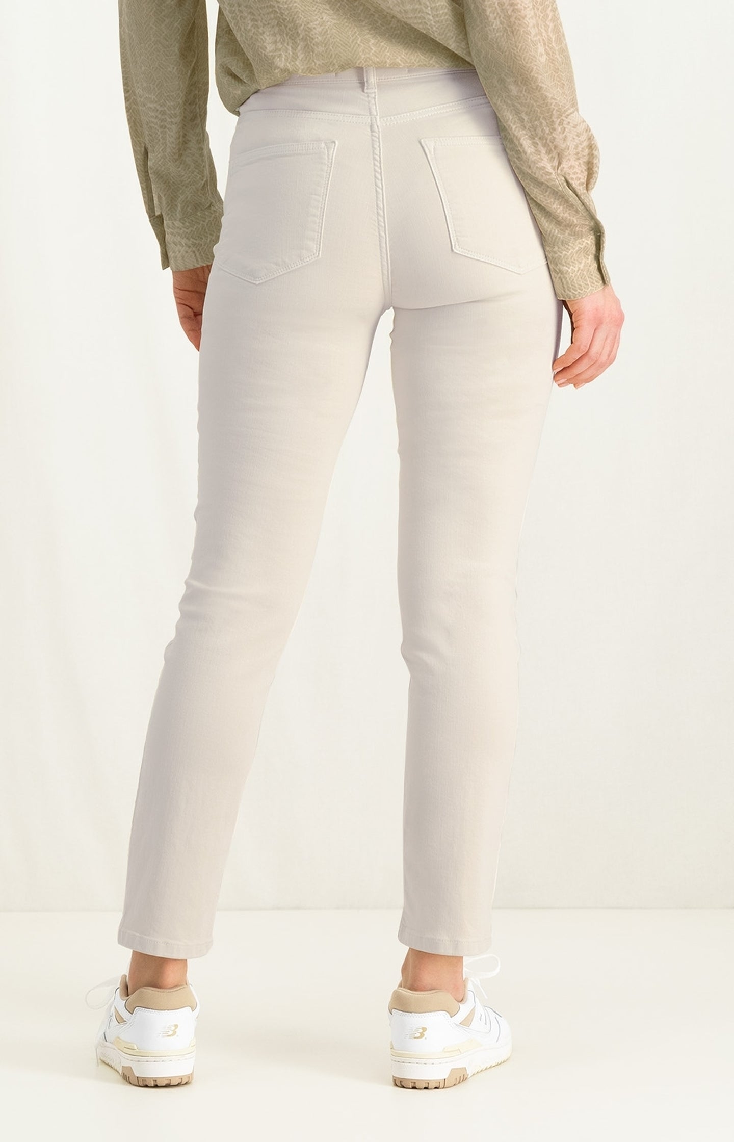Colored denim with straight legs, pockets and zip fly - Sand Denim