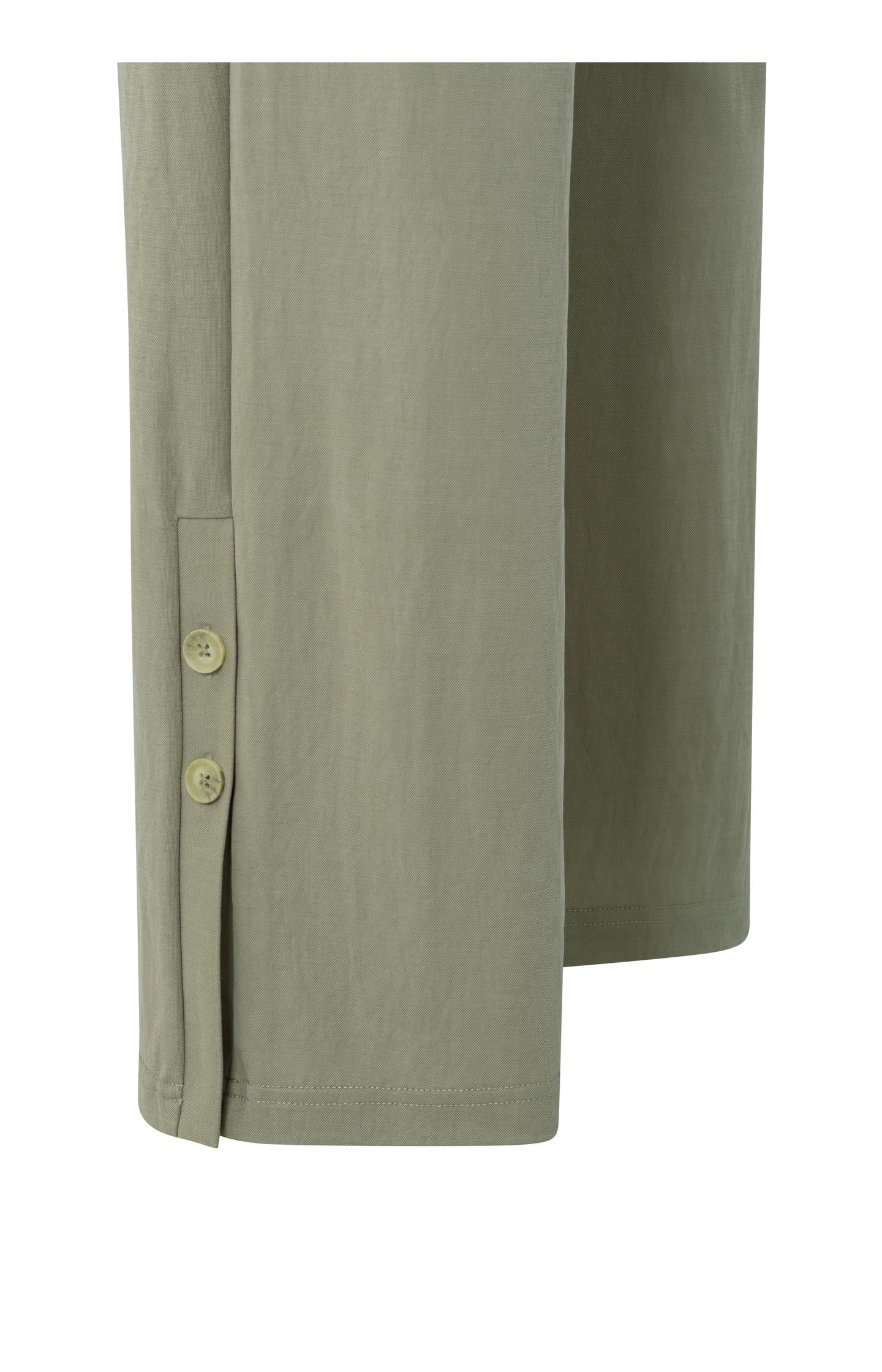 Comfortable trousers with elastic waistband and buttons