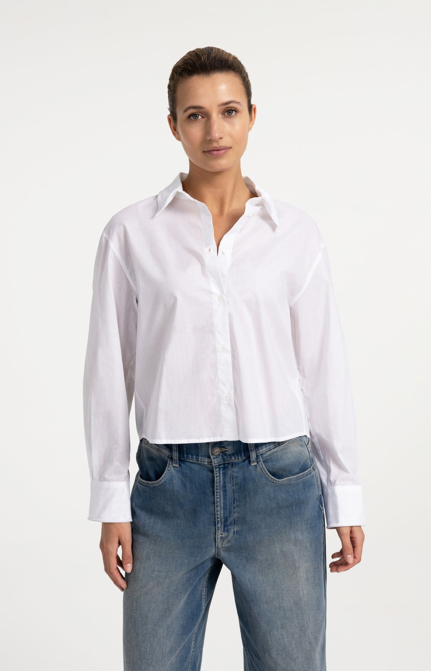 Cotton blouse with wired collar and cuffs