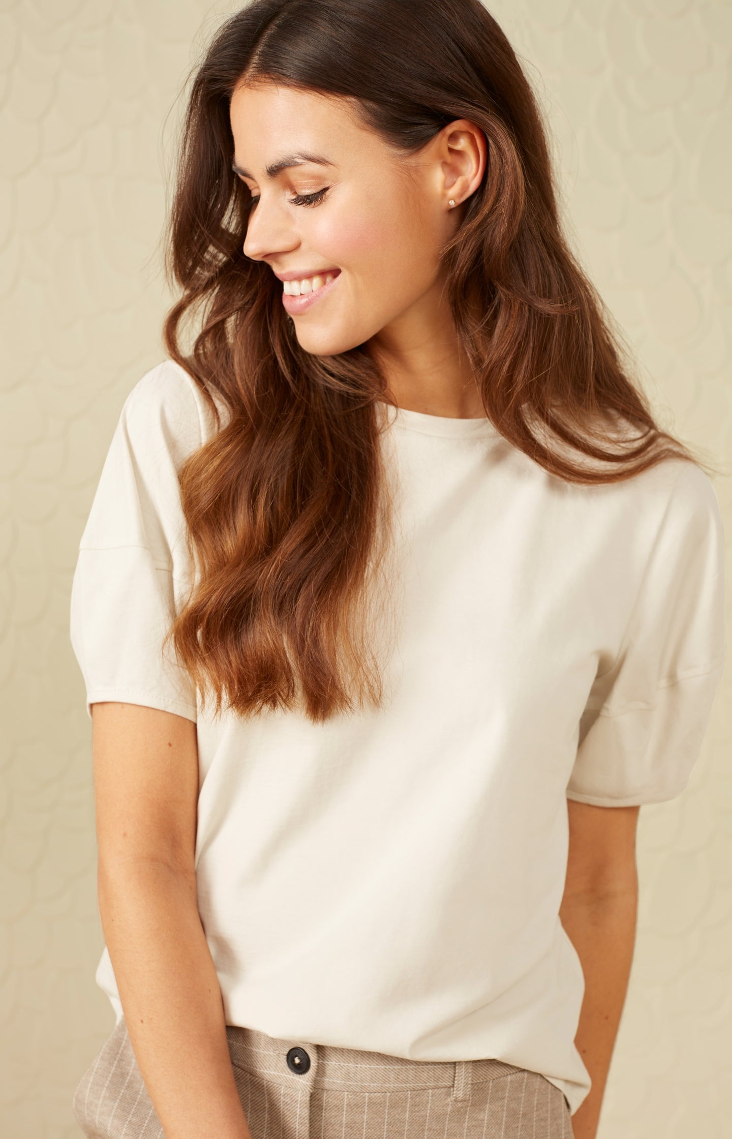 Cotton T-shirt with crewneck and short puff sleeves - Type: lookbook