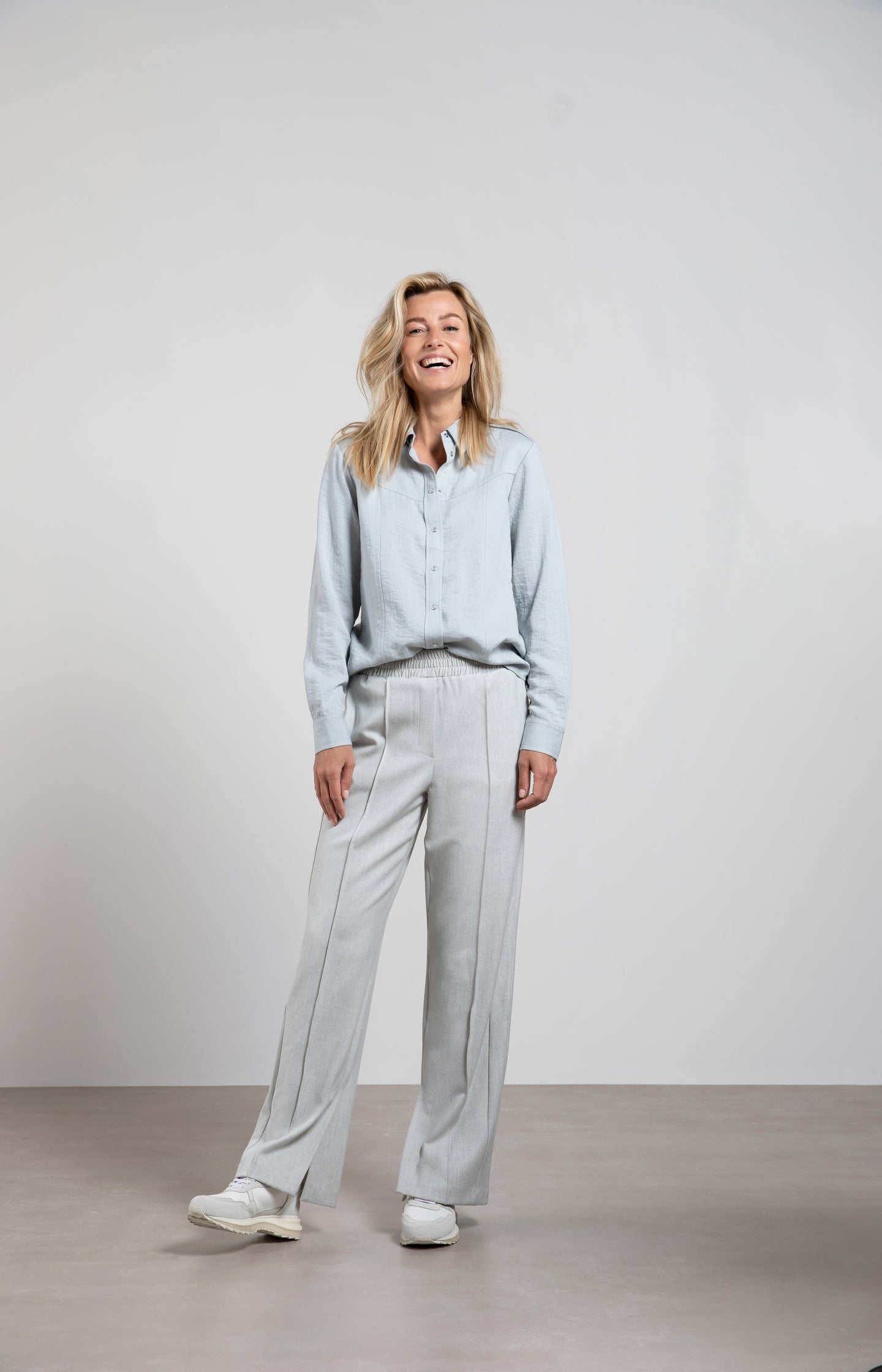 Crinkle blouse with long sleeves, shoulder detail and press- - Type: lookbook