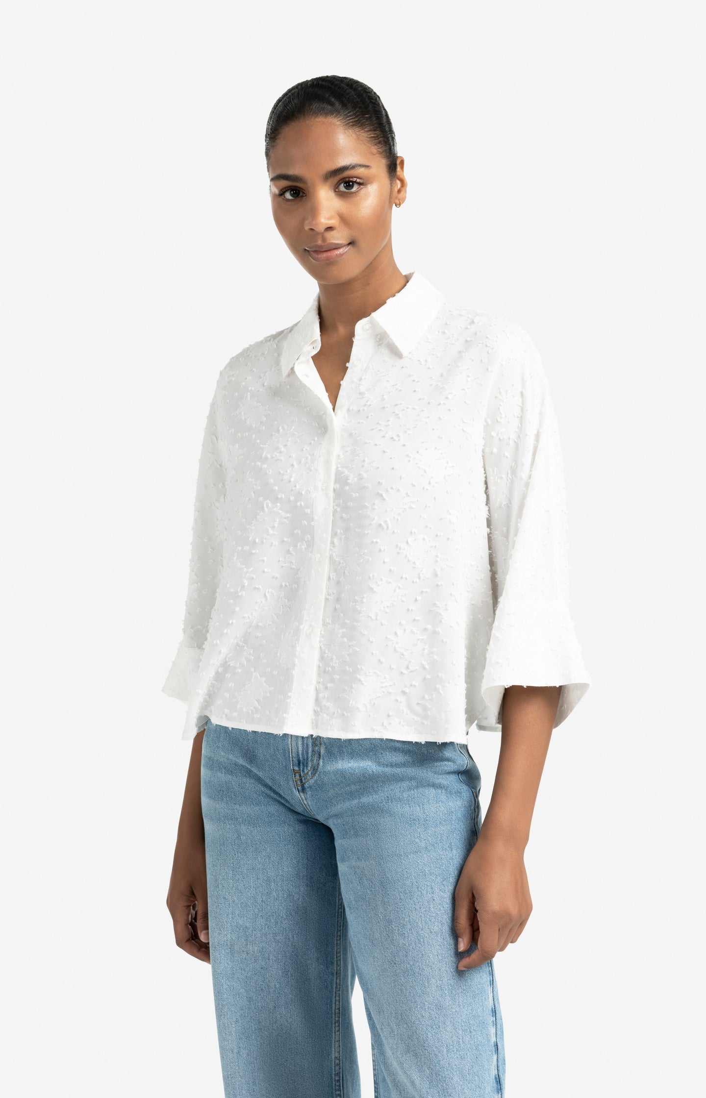 Cropped airy blouse with woven-in details
