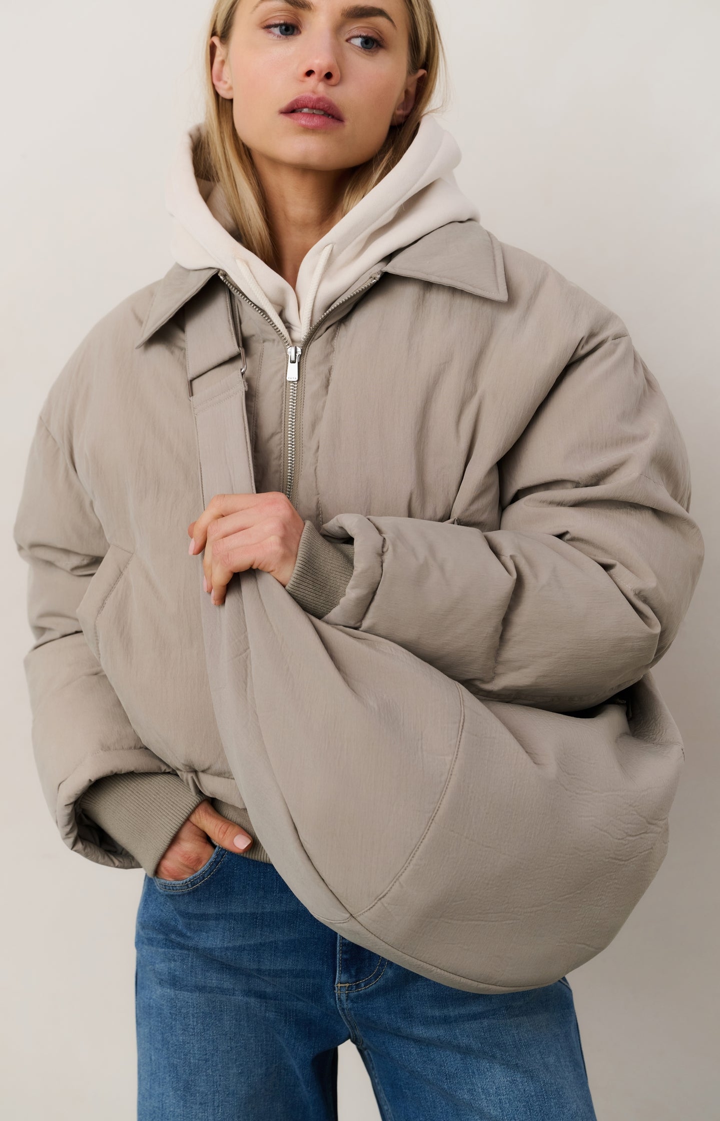 Cropped padded jacket with ribbed cuffs