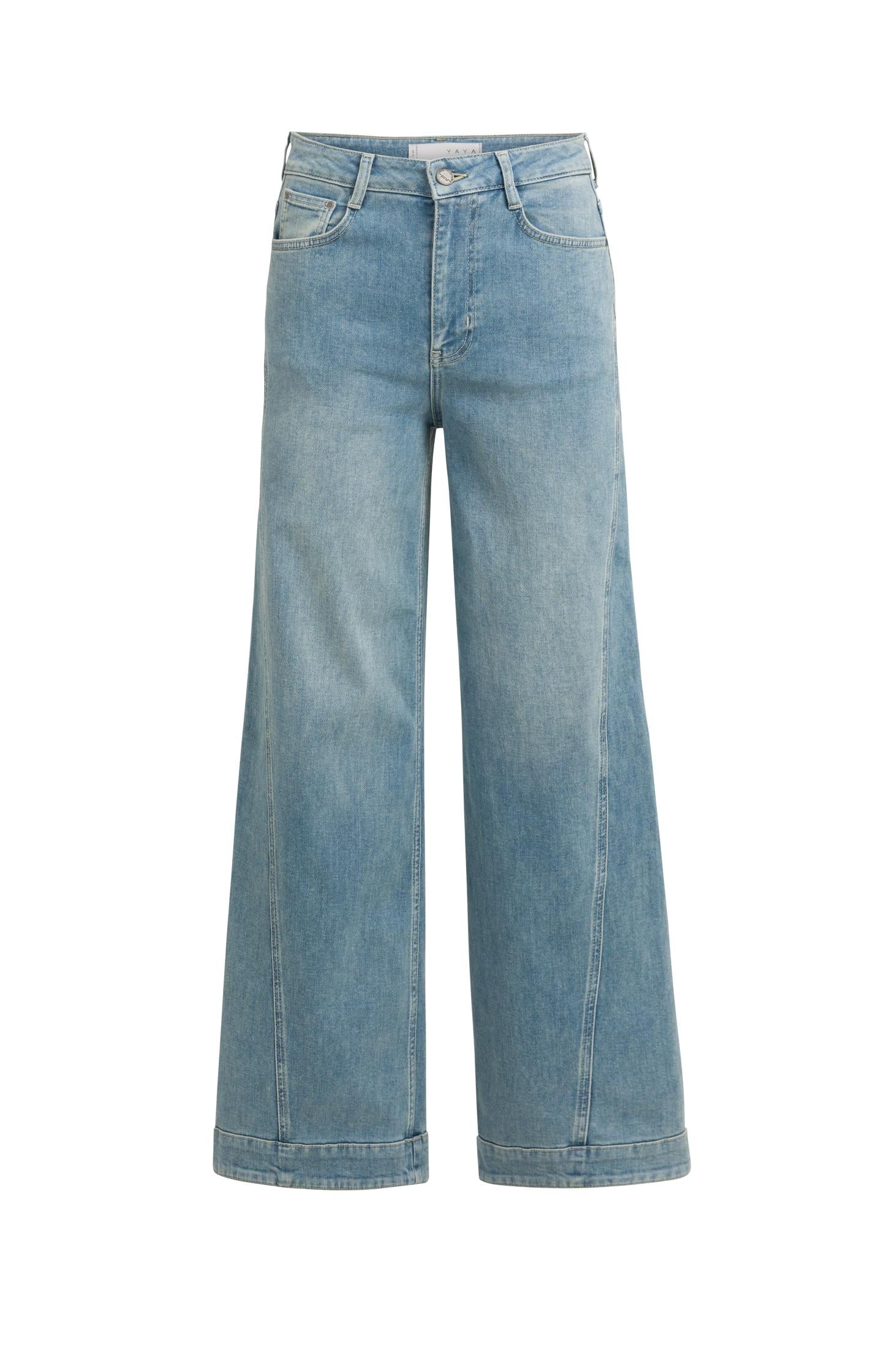 Denim jeans with wide legs and seam details (L32)