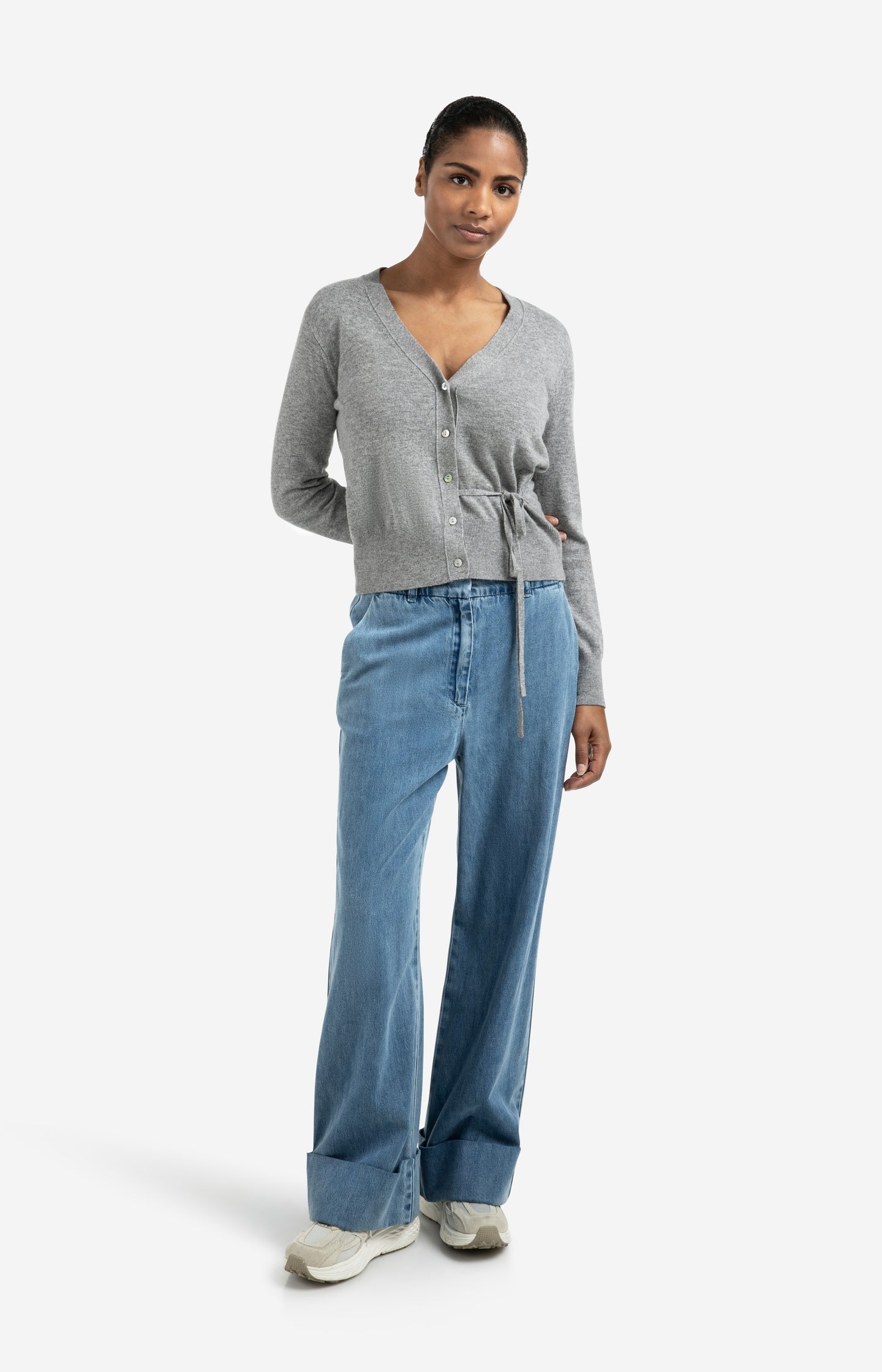 Denim trousers with turn-ups and elastic waistband (L32)