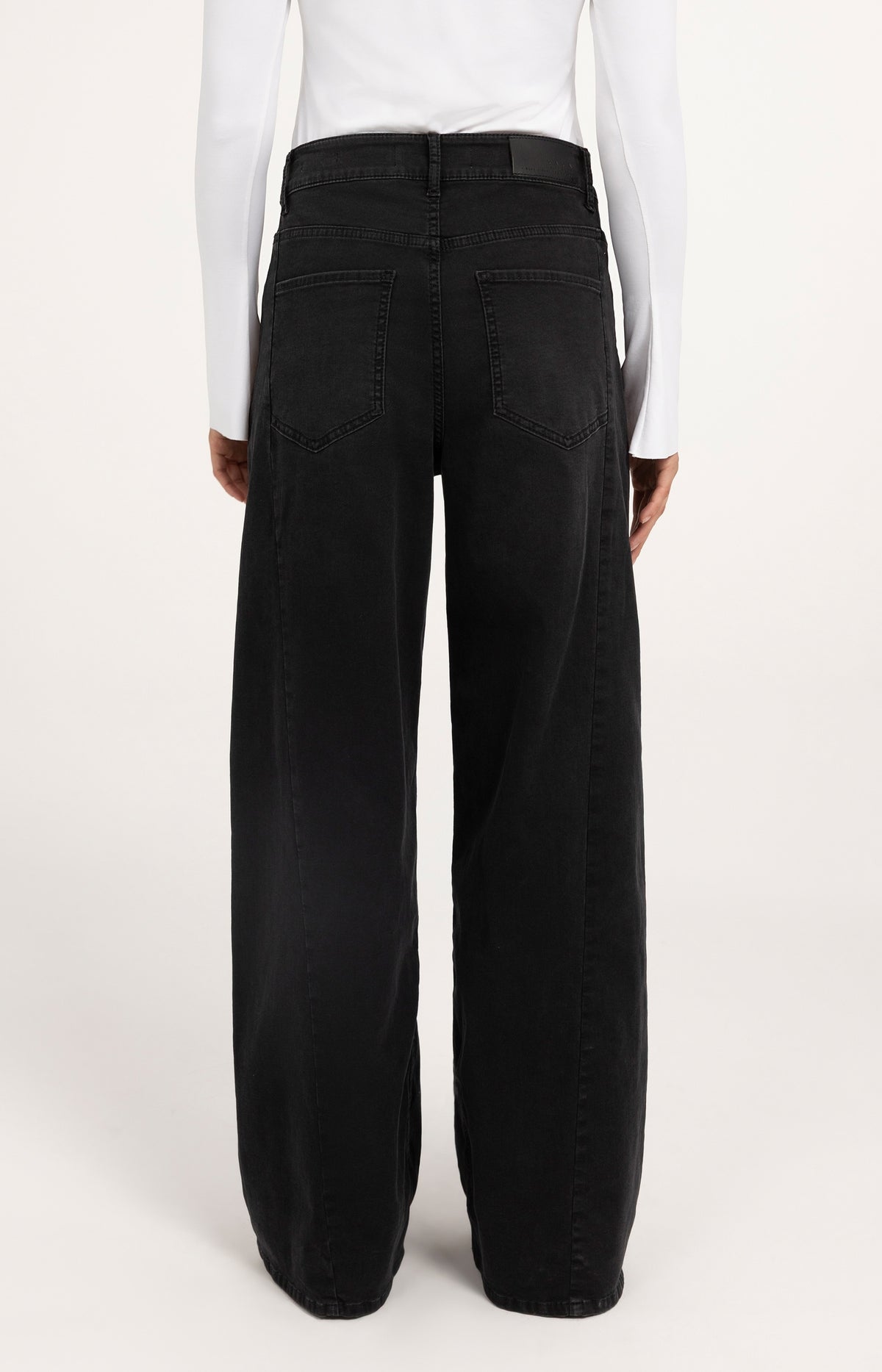Denim with high waist and wide legs - L32 - Black Denim