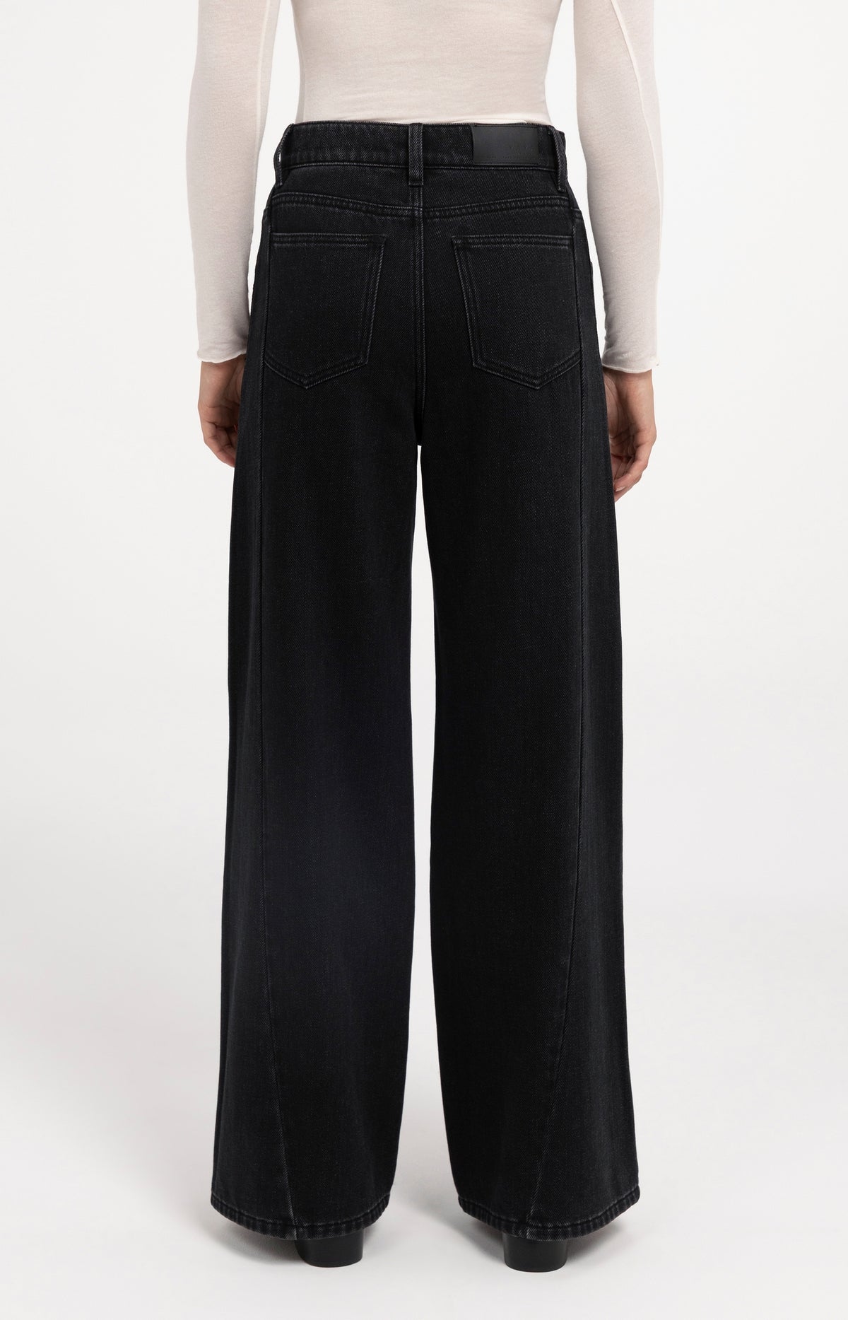 Denim with high waist and wide legs - Ln32 - Black Denim