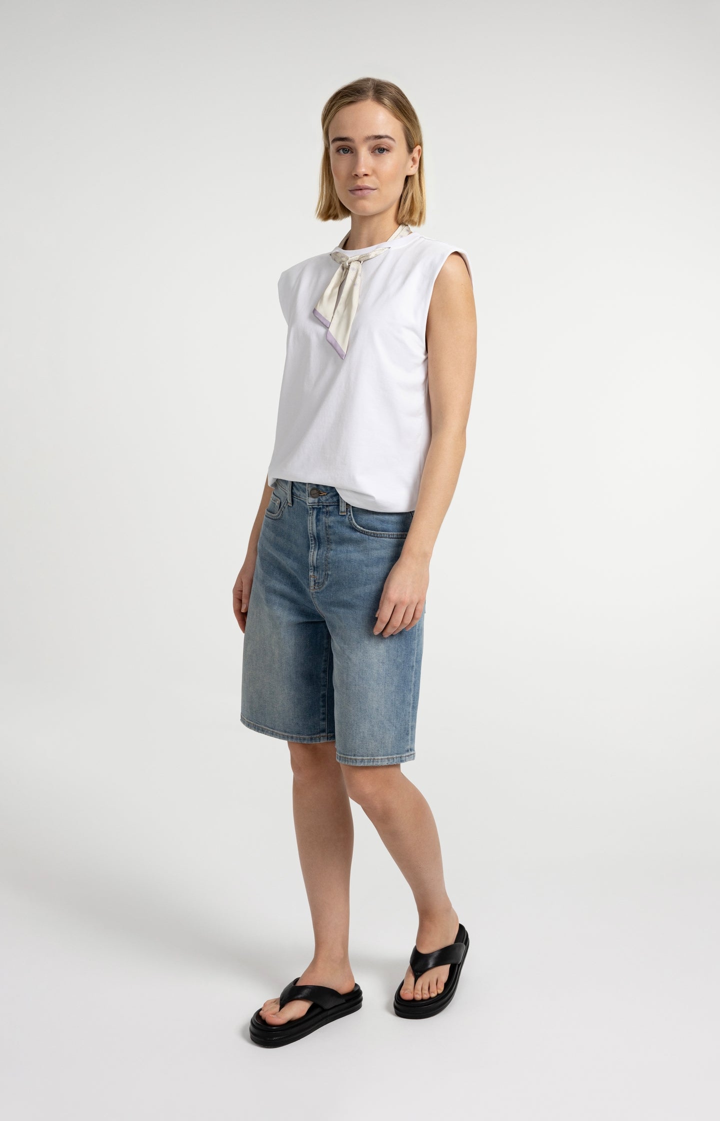 Double-layer sleeveless top with scarf