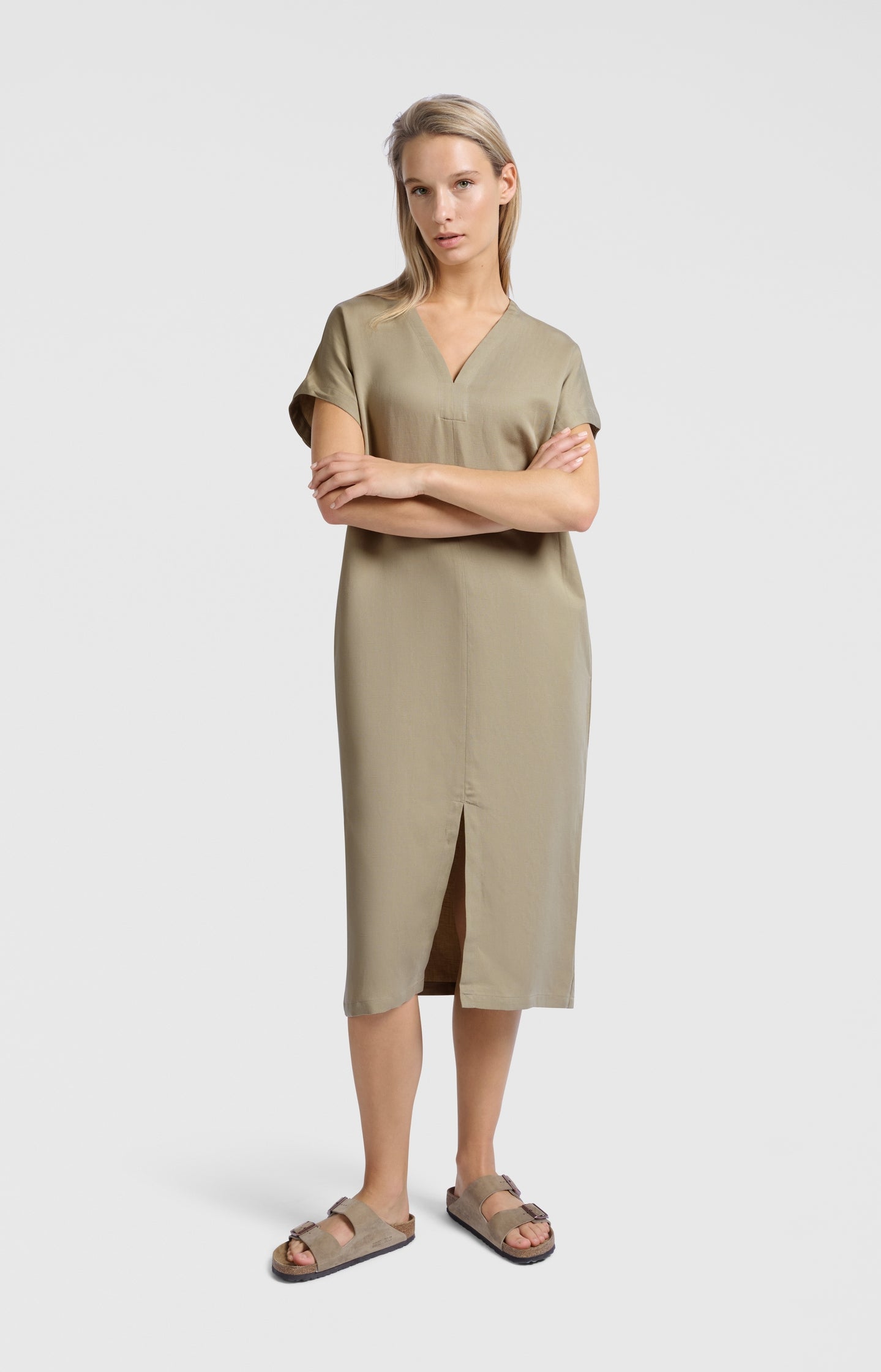 Double V-neck dress with slit