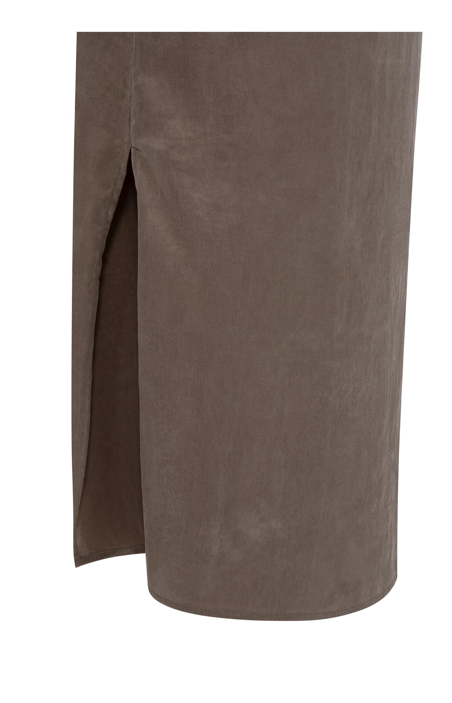 Dress with crinkle texture and V-neck