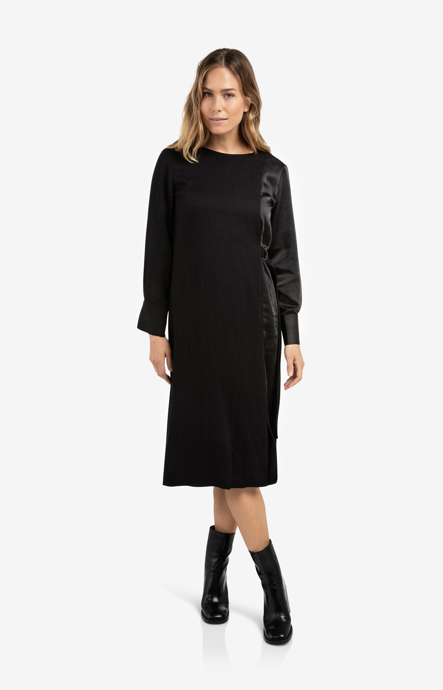 Dress with fabric mix and belt detail