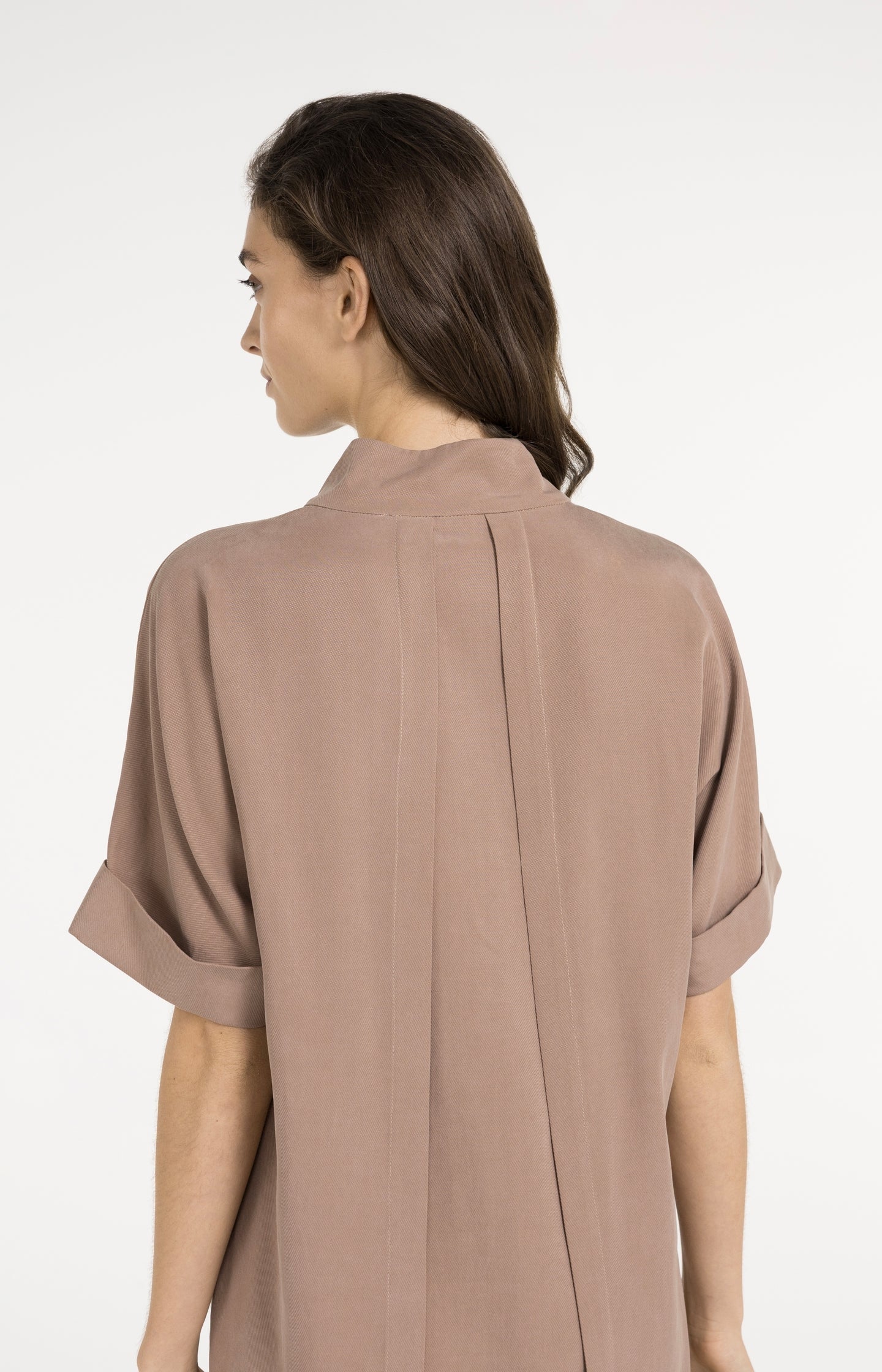 Dress with short sleeves and polo collar