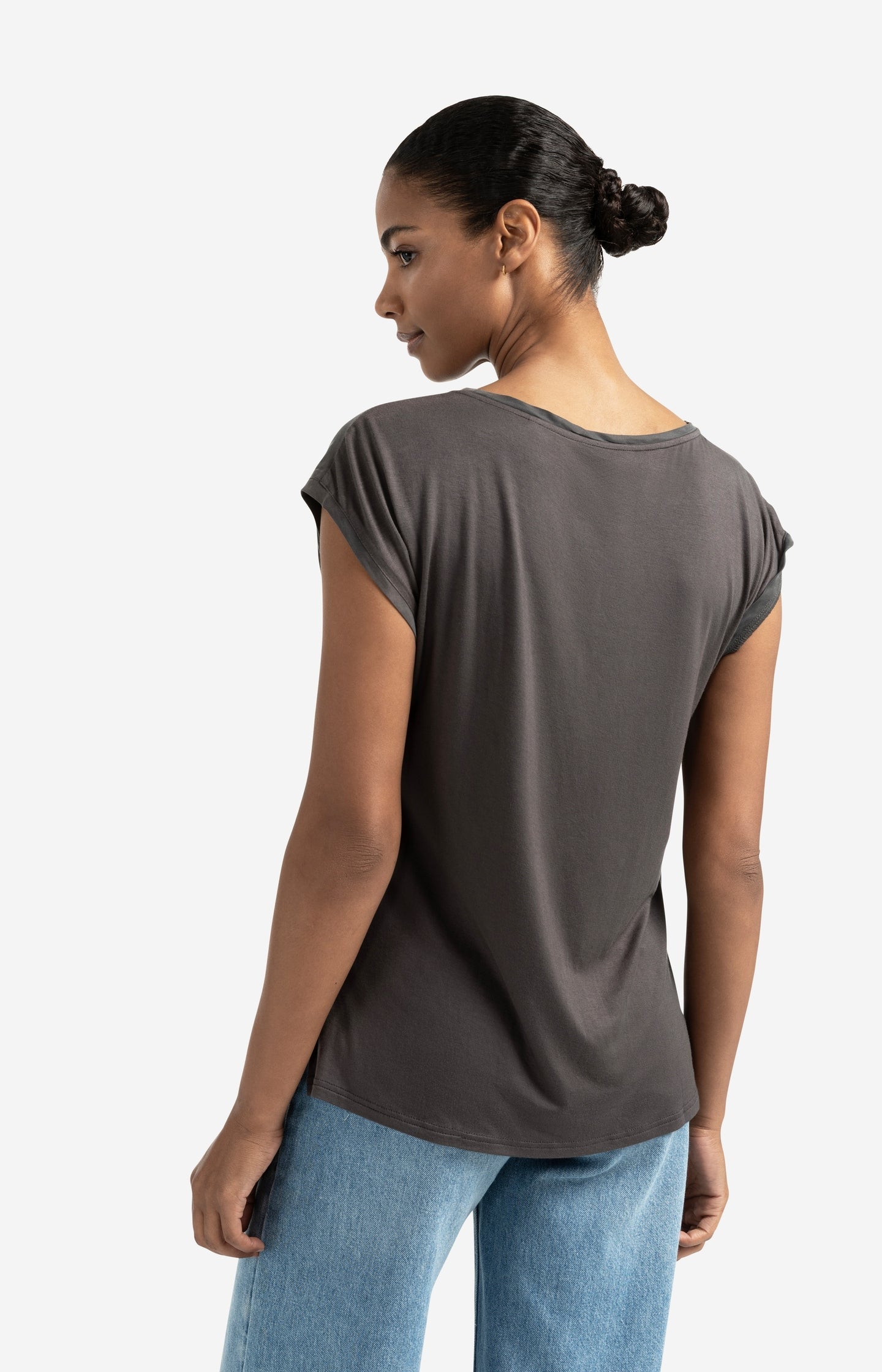 Basic mixed fabric top with round neck and cap sleeves