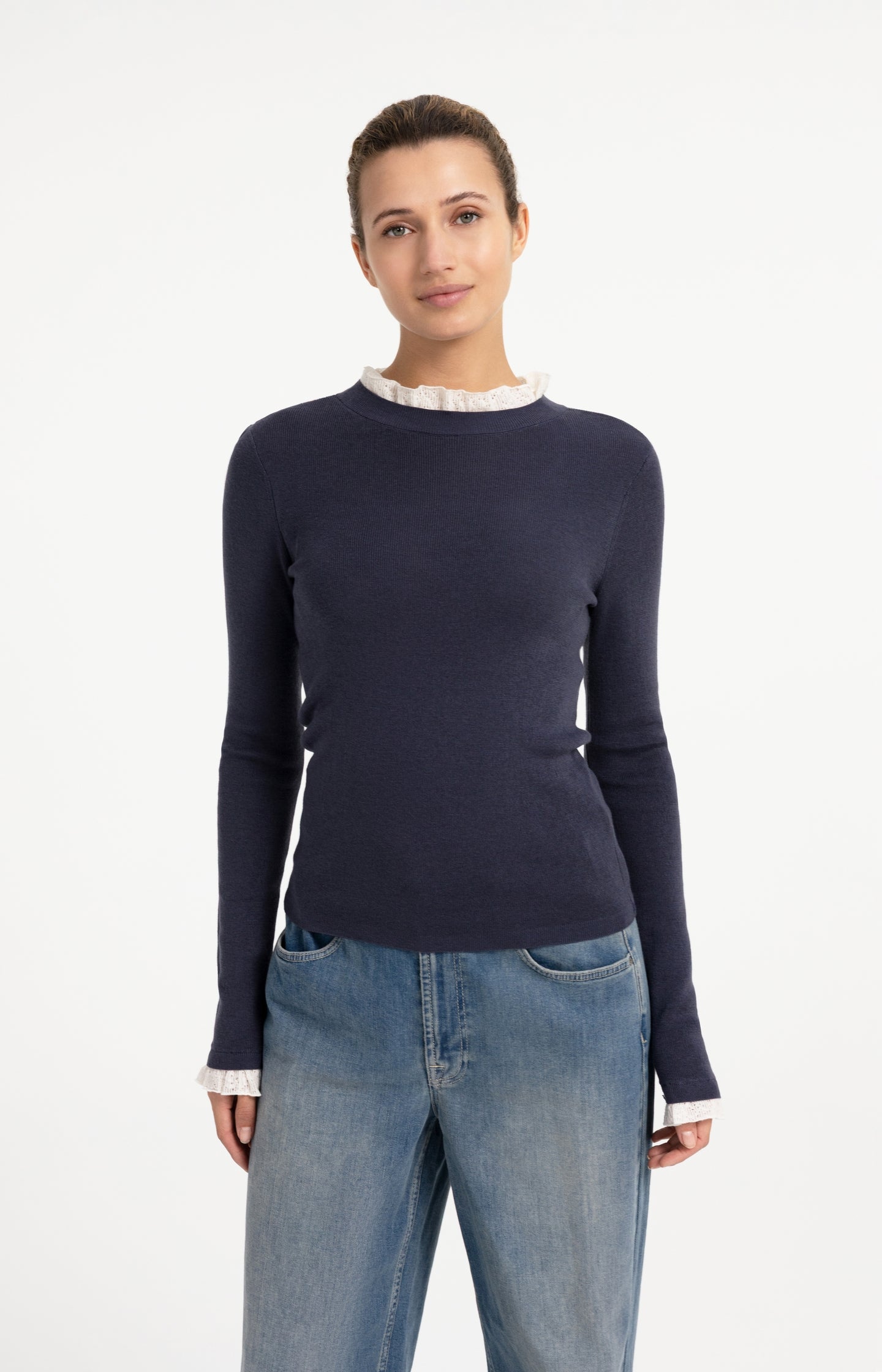 Fine knit rib top with ruffle details