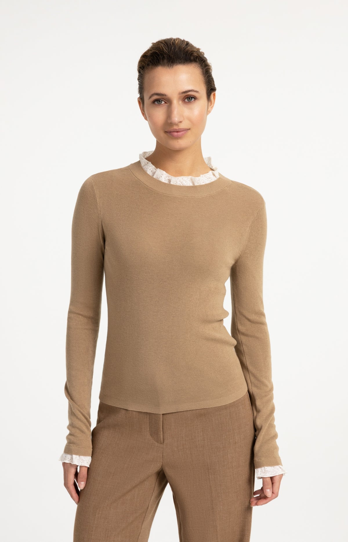 Fine knit rib top with ruffle details