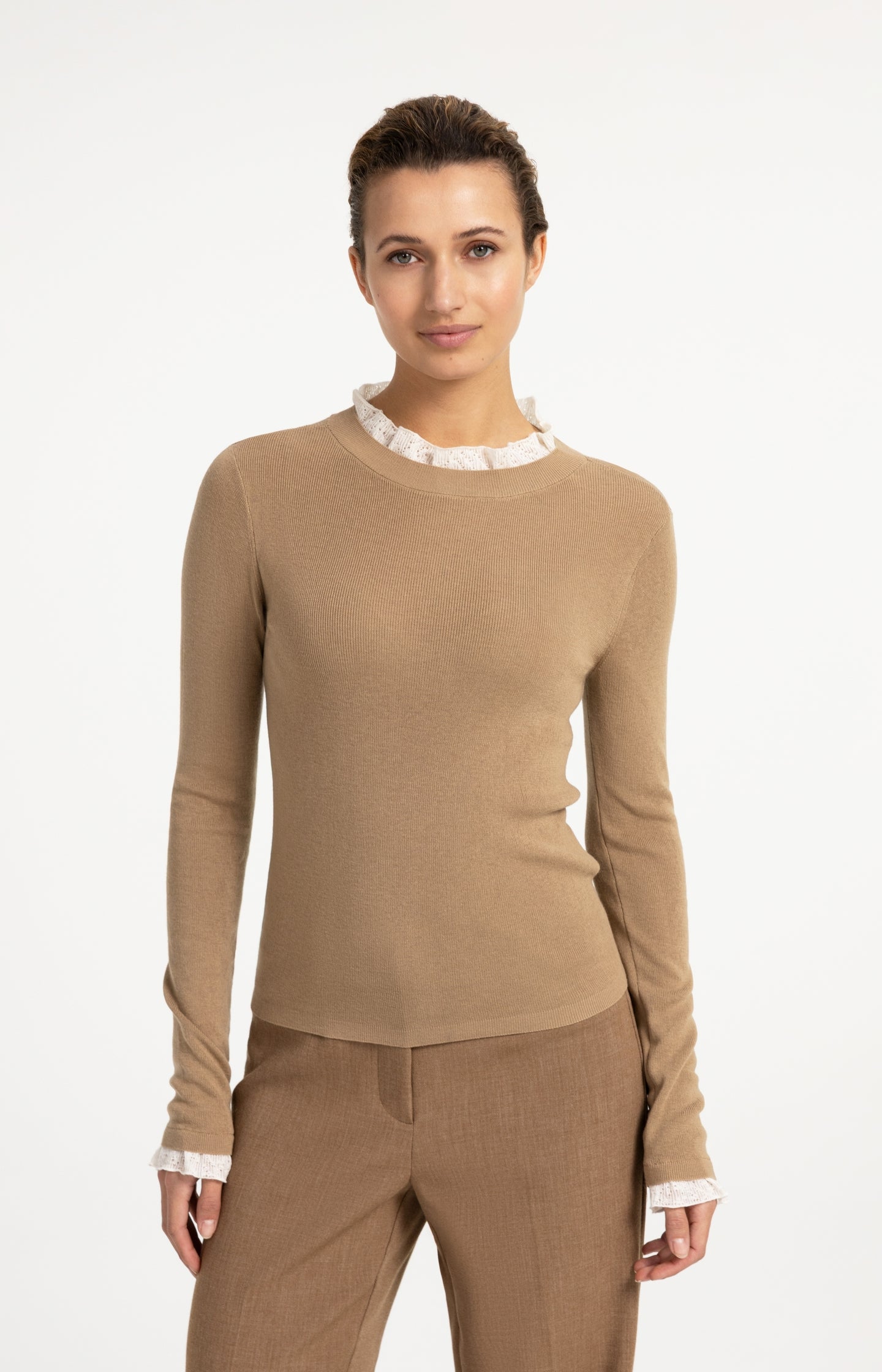 Fine knit rib top with ruffle details