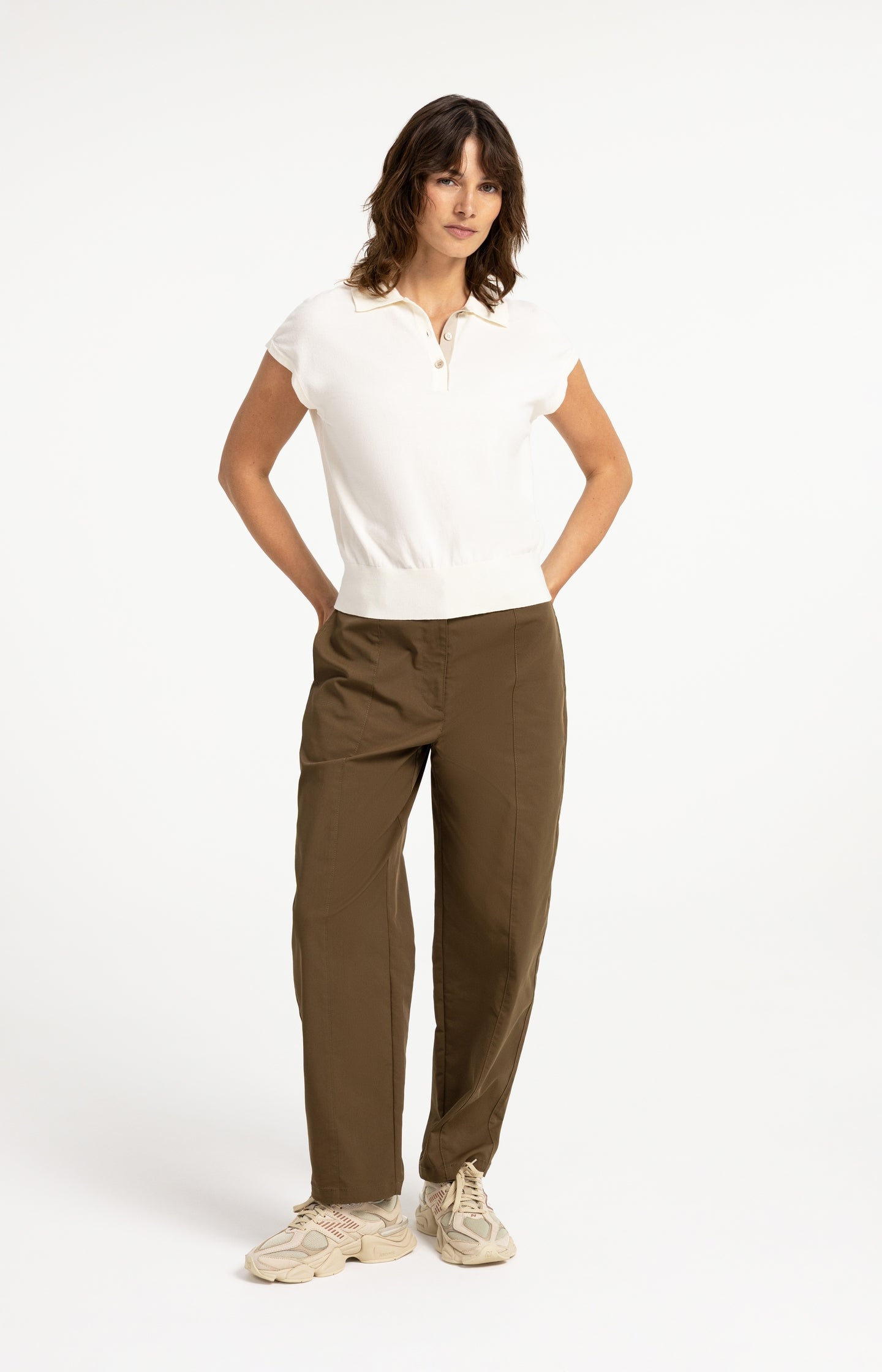 Fine-knit sleeveless polo