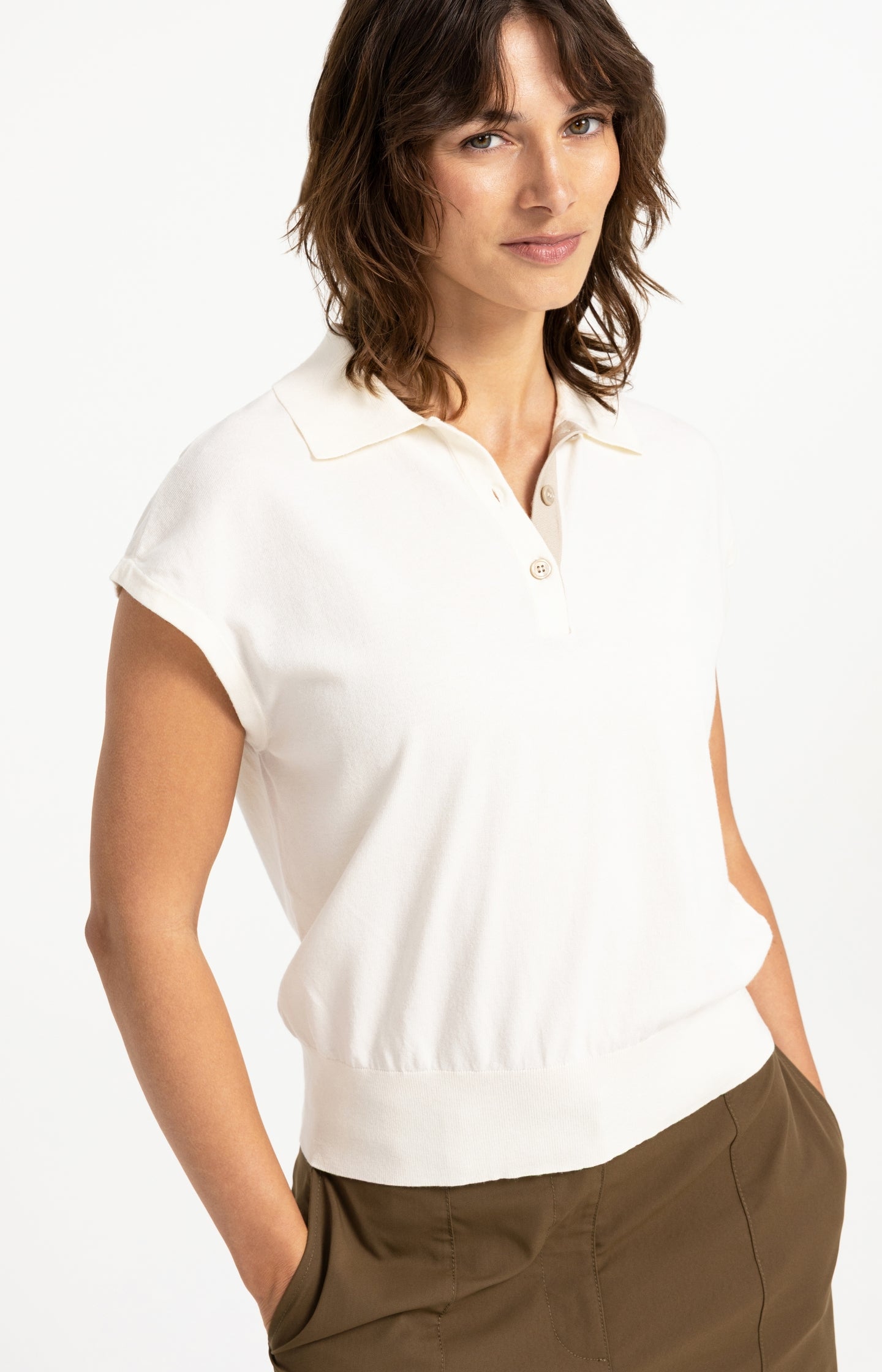 Fine-knit sleeveless polo