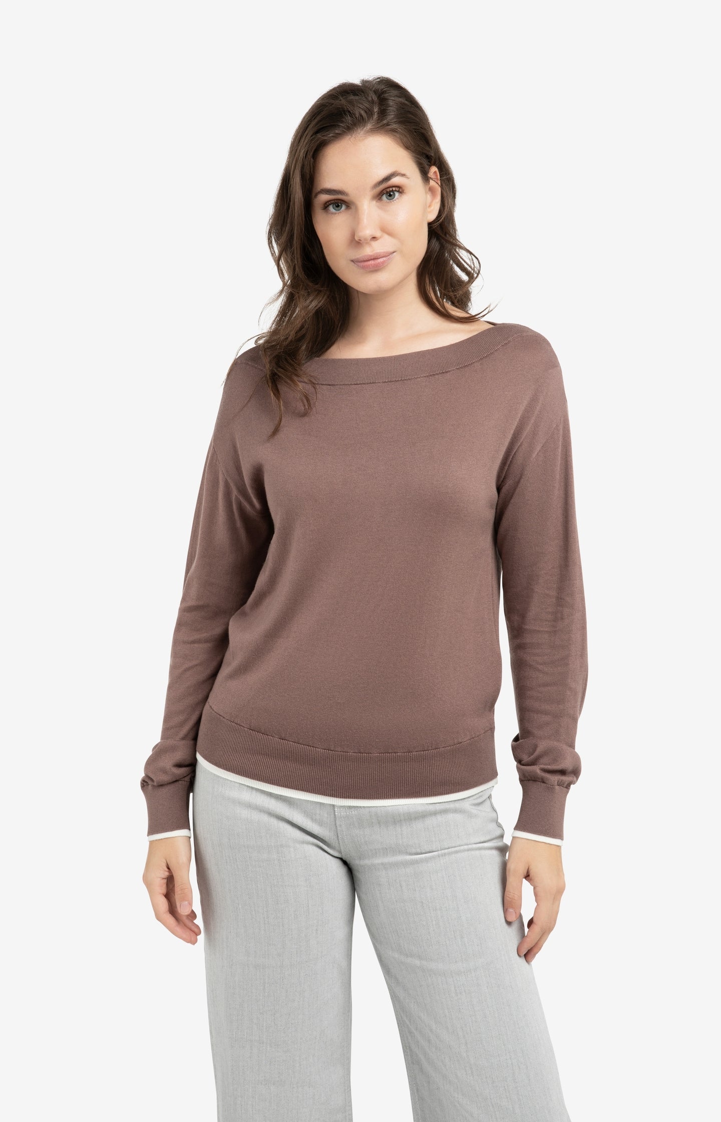 Fine knit sweater with boat neckline and long sleeves - Type: lookbook