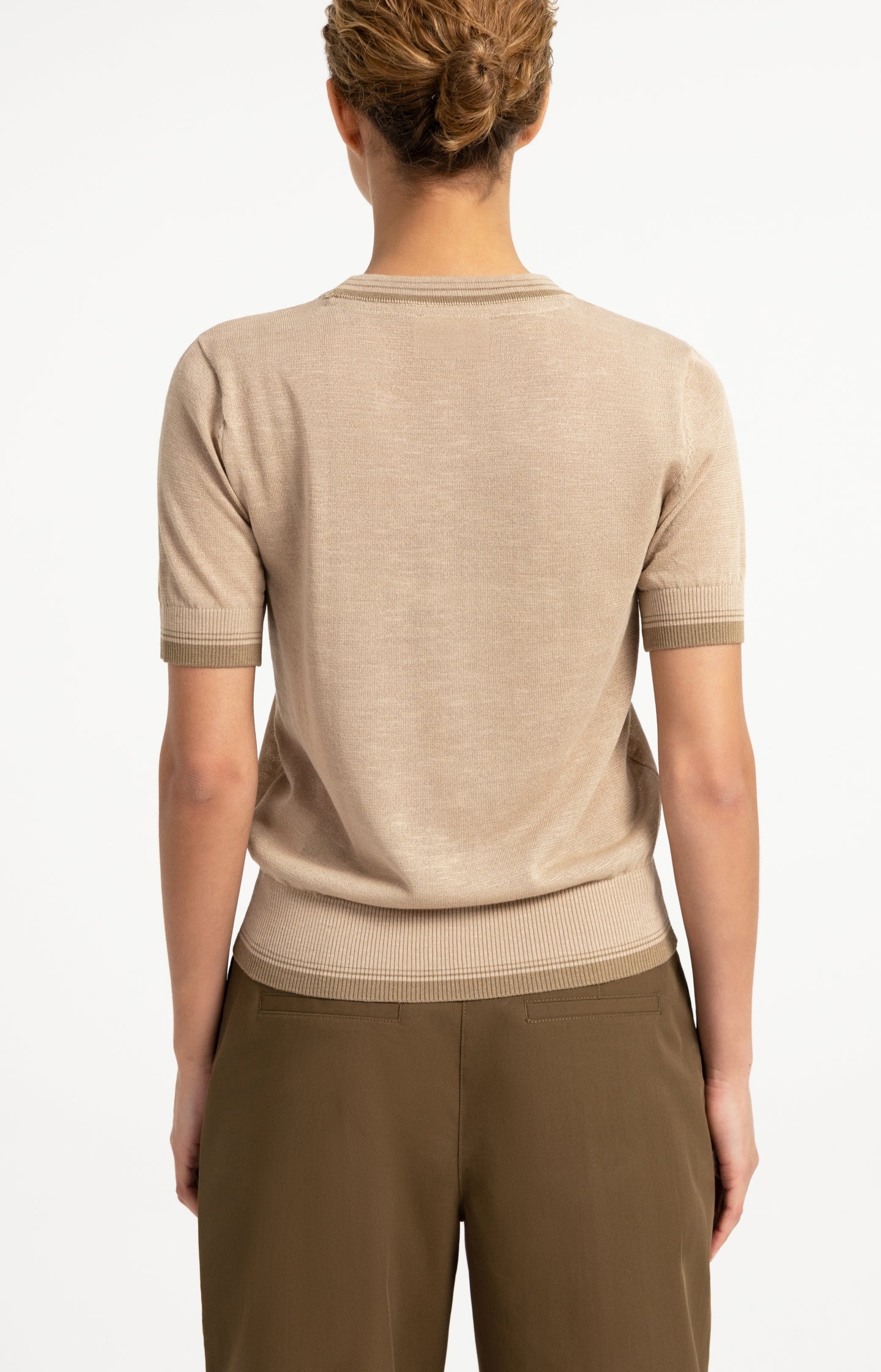 Fine-knit sweater with short sleeves and contrast trims