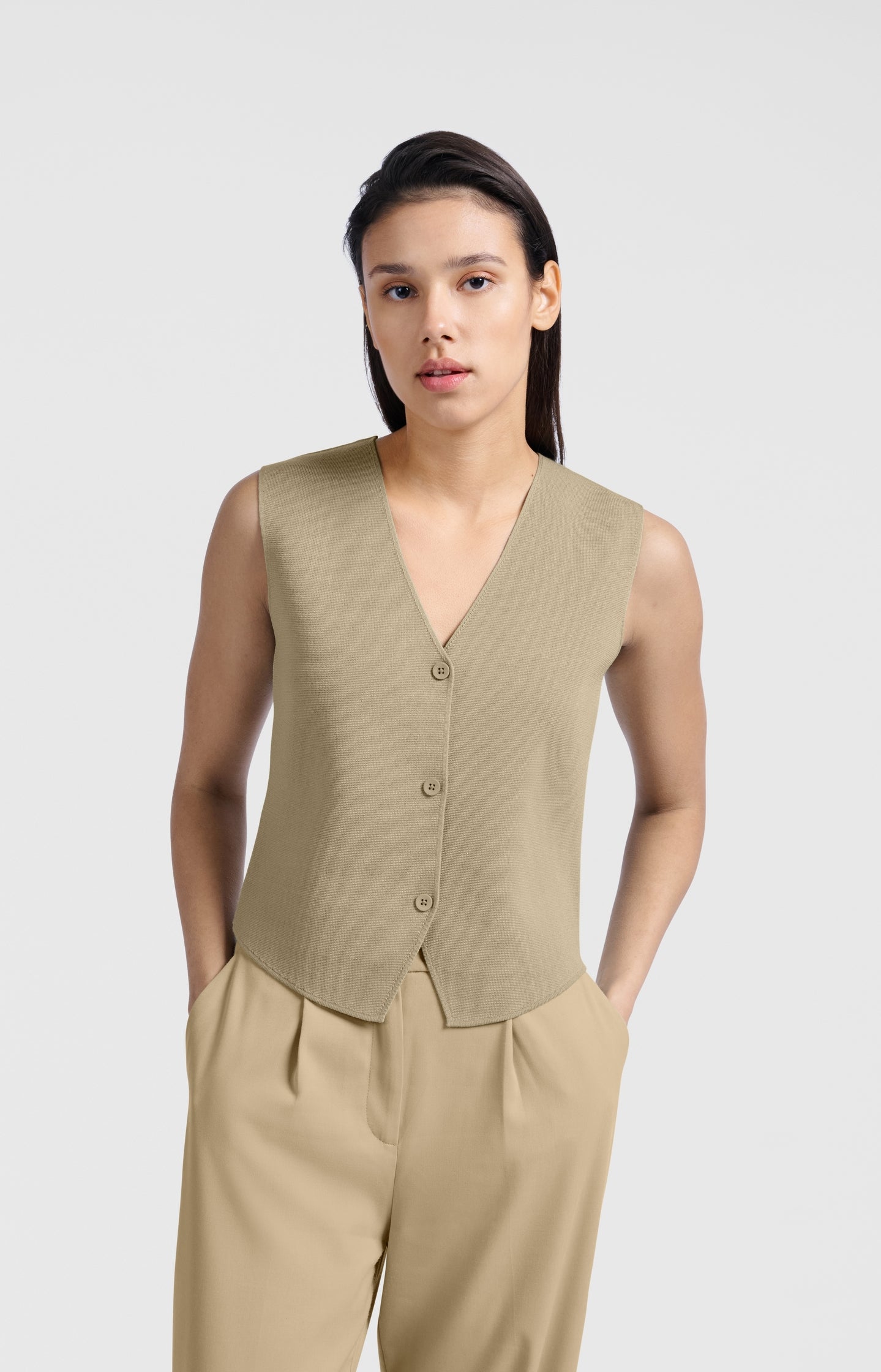 Fine knitted gilet with V-neck