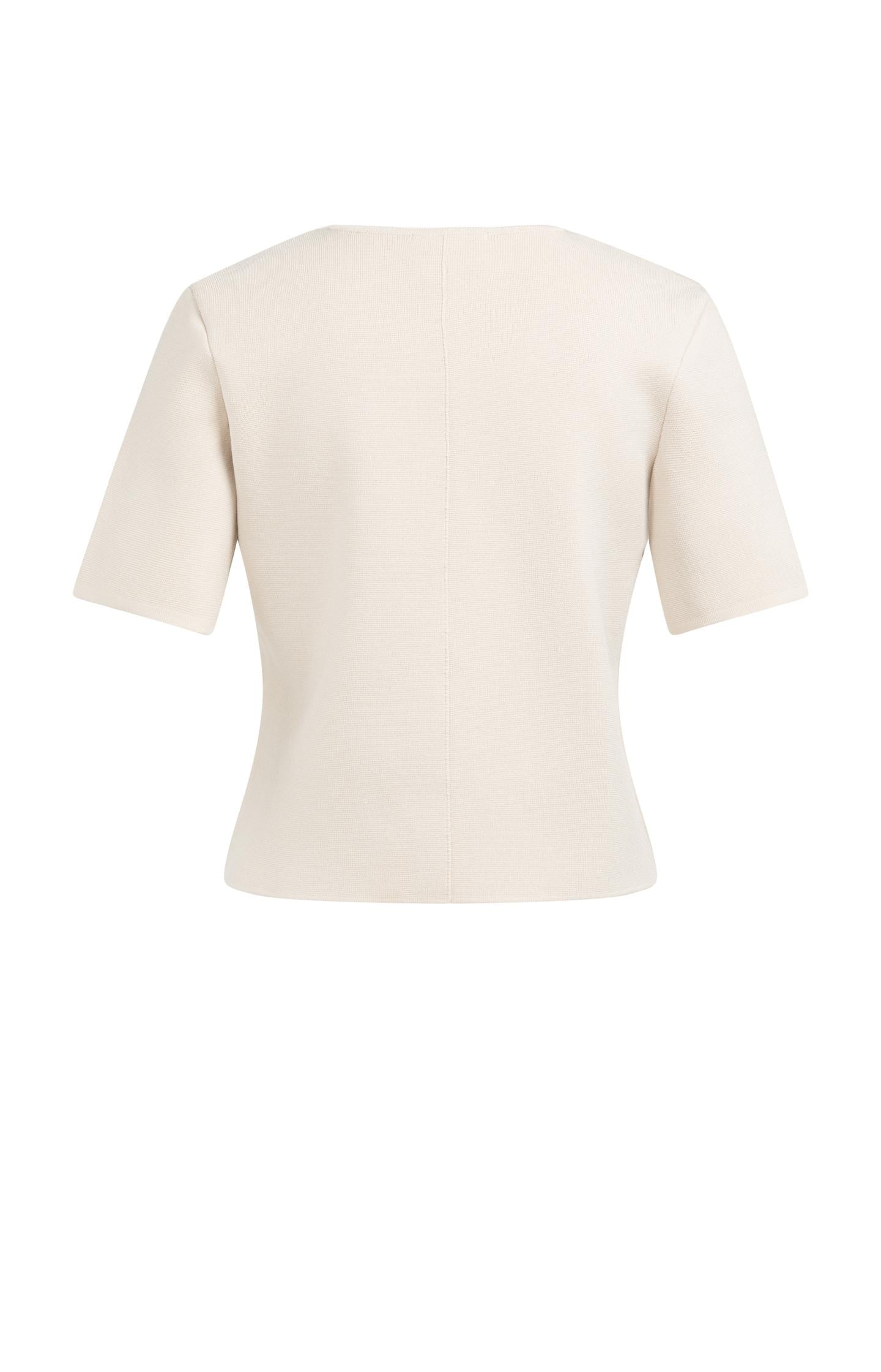 Fine knitted gilet with V-neck and slanted button closure - Type: lookbook