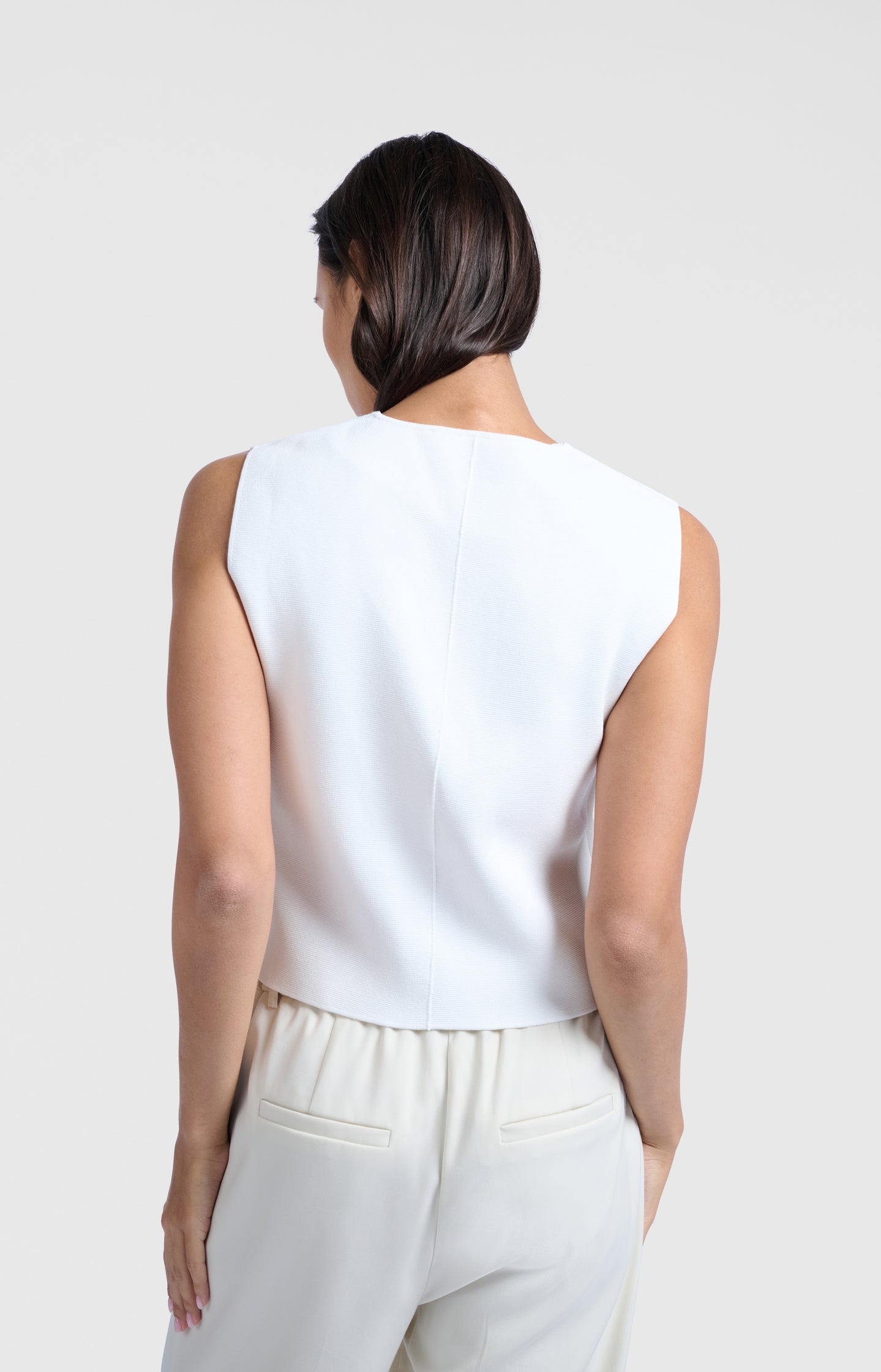 Fine knitted gilet with V-neck