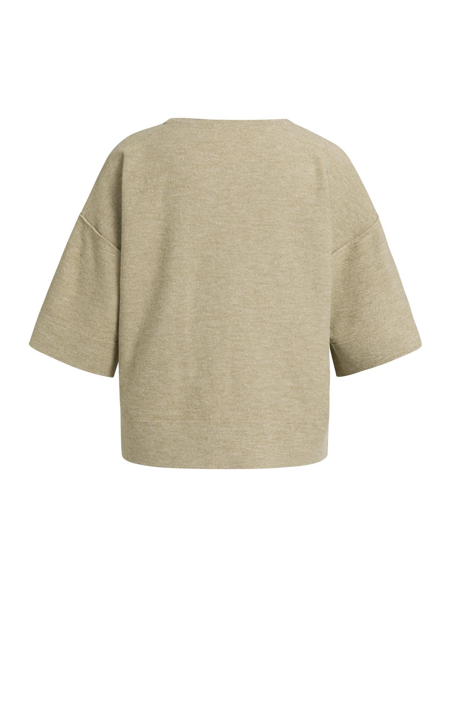 Fine knitted oversized T-shirt with half-length sleeves
