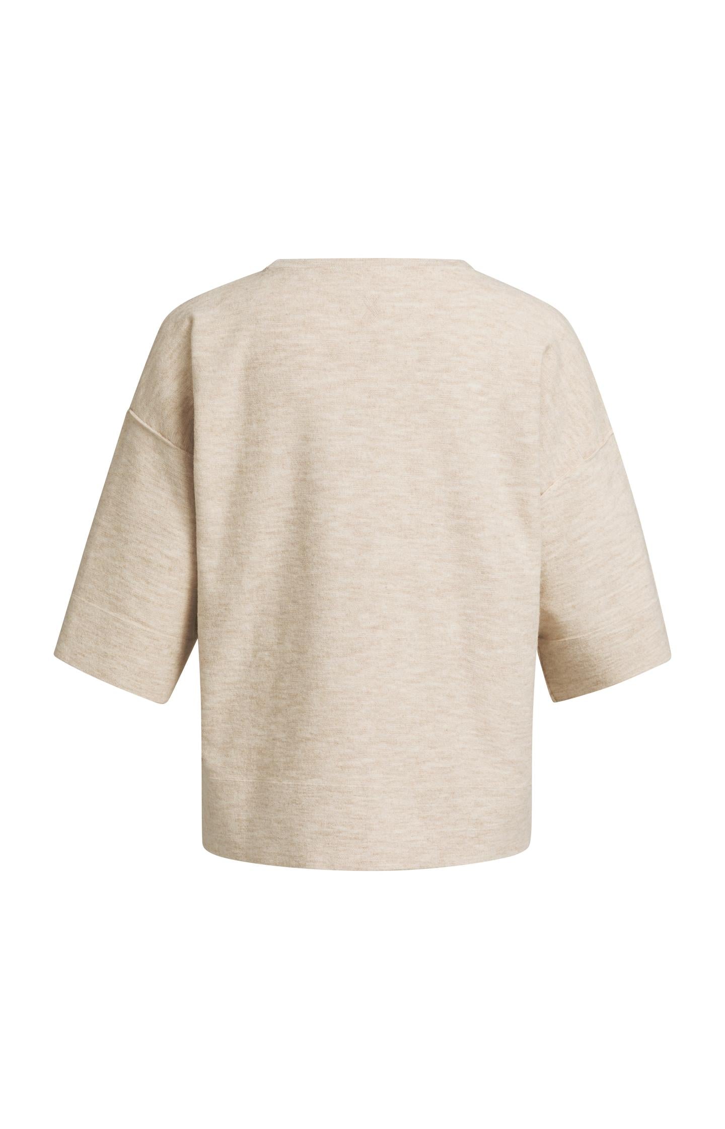 Fine knitted oversized T-shirt with half-length sleeves