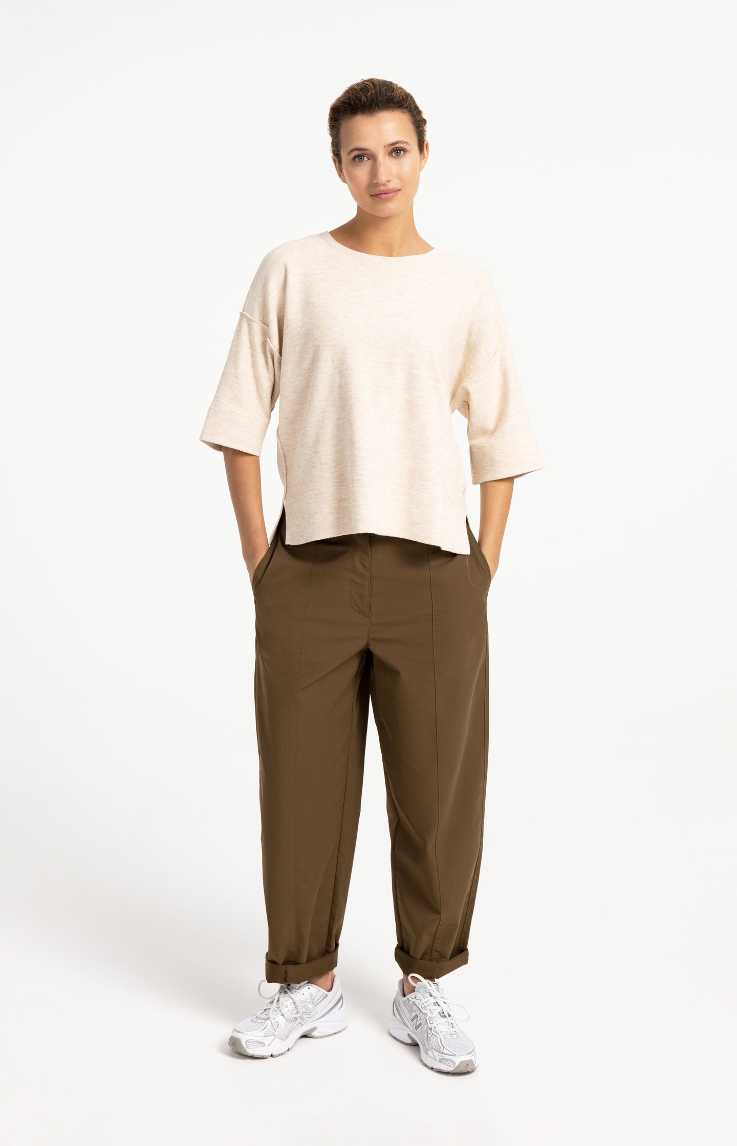 Fine knitted oversized T-shirt with half-length sleeves