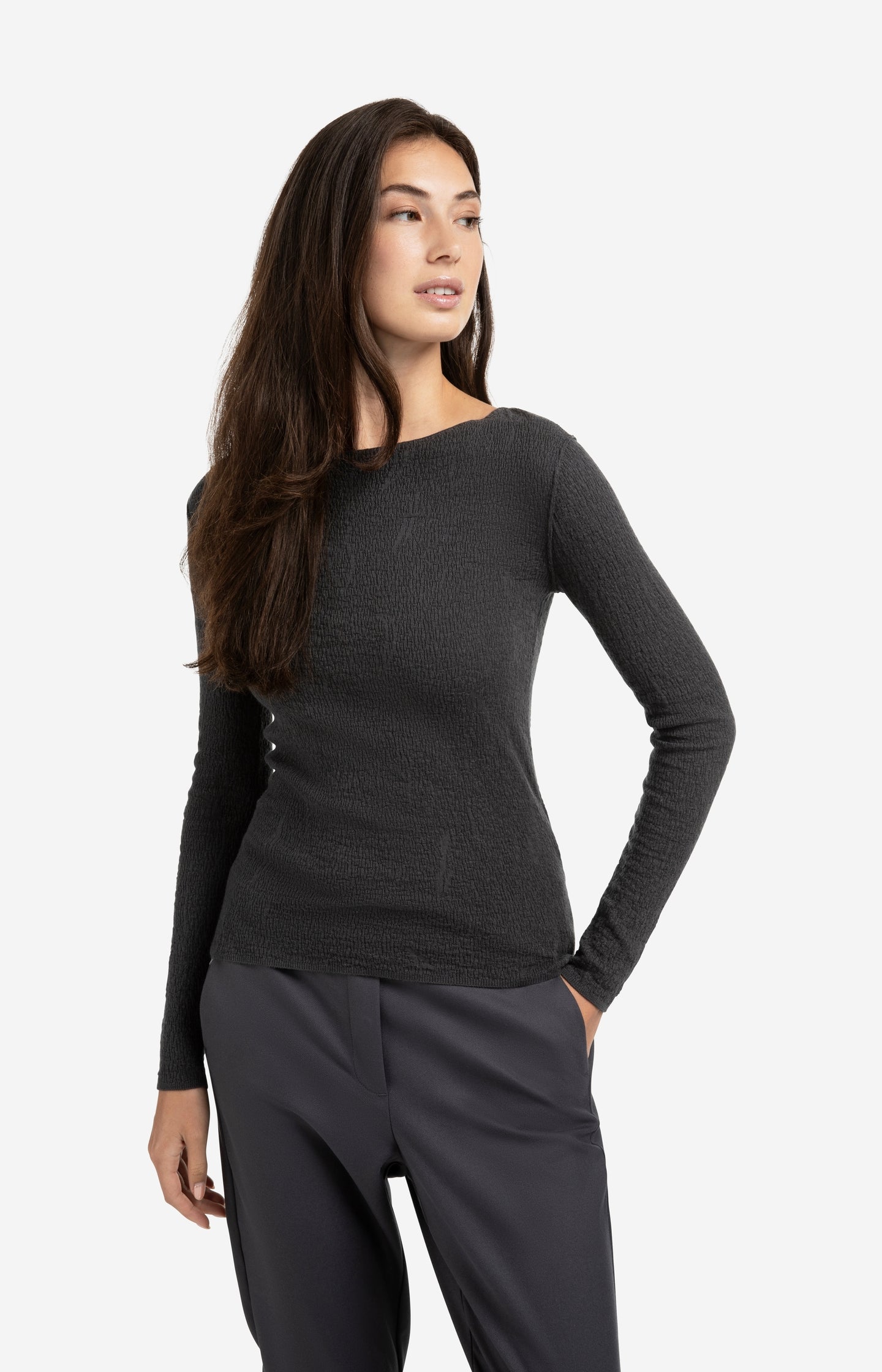 Fine knitted top with texture and long sleeves