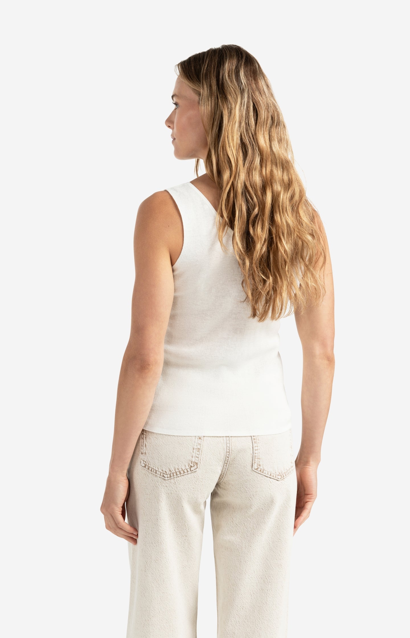 Fine rib knitted tank top with V-neckline