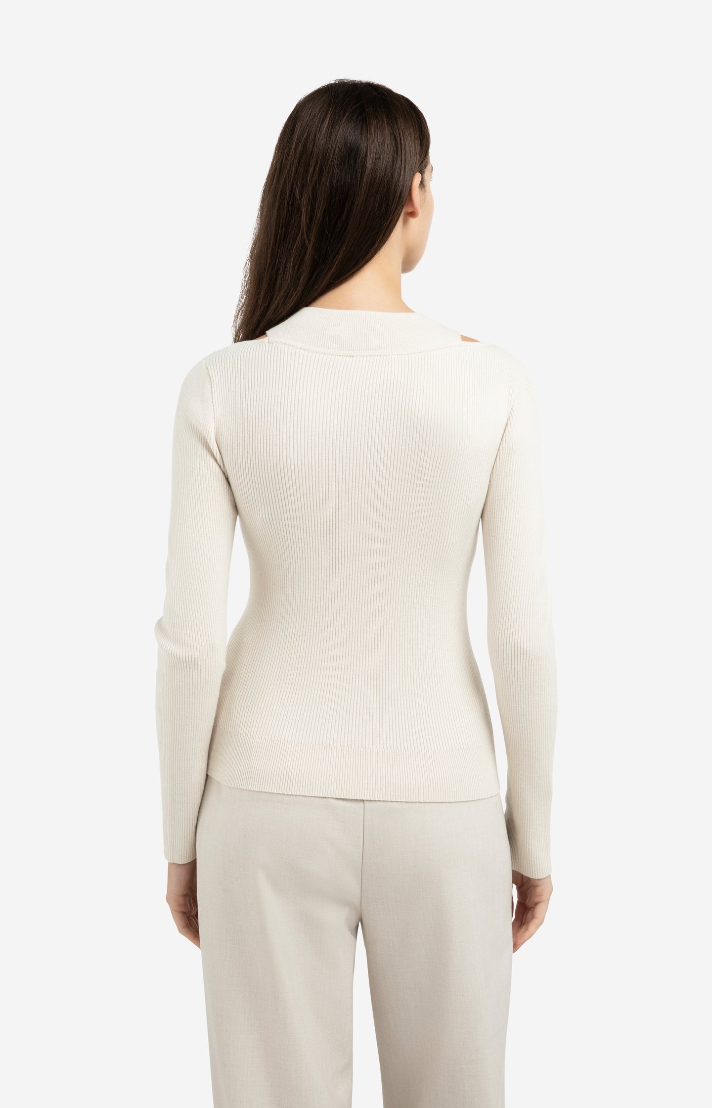 Fine ribbed sweater with layered neckline and fitted fit