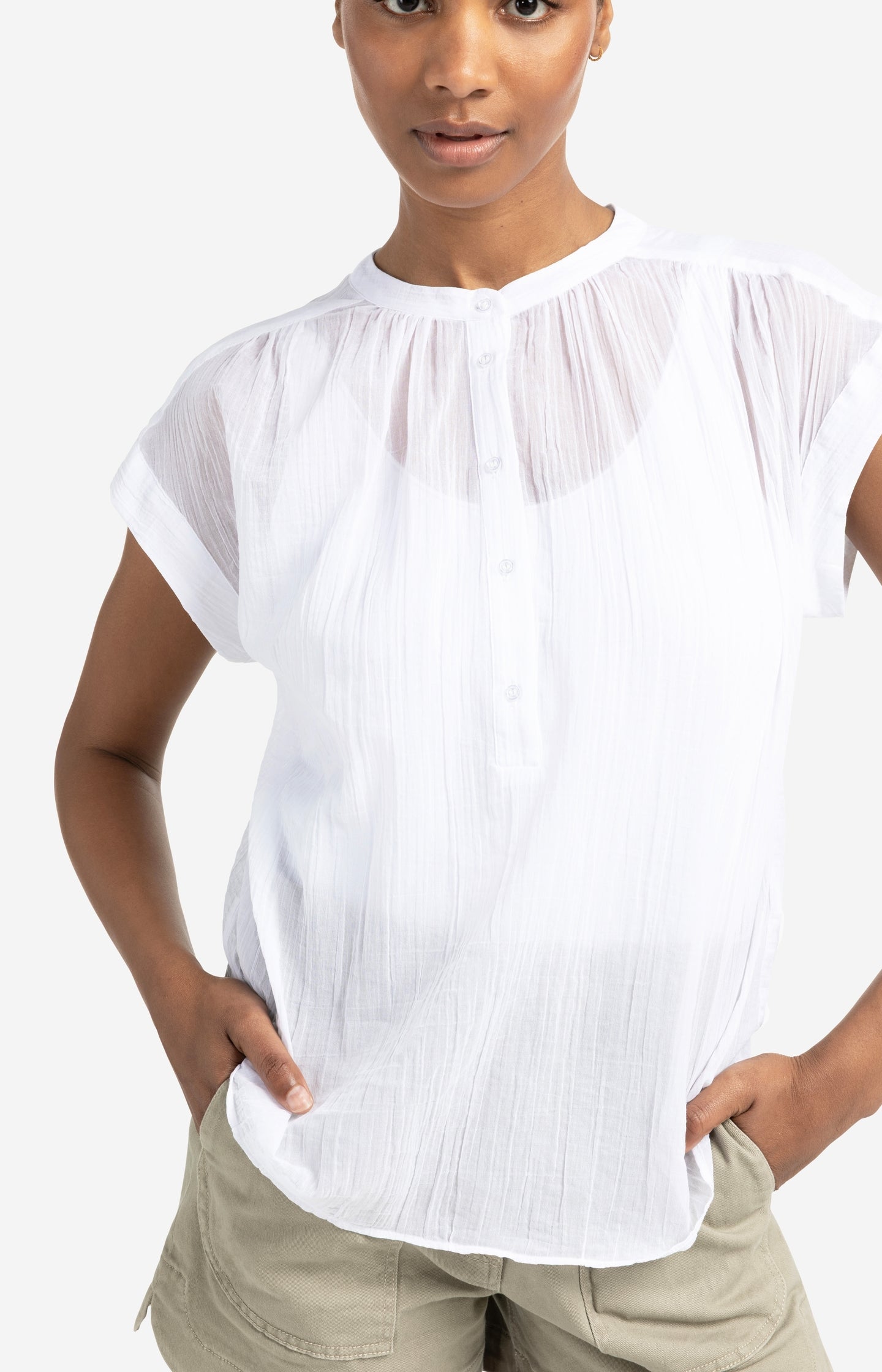 Flowy blouse with polo collar and cap sleeves