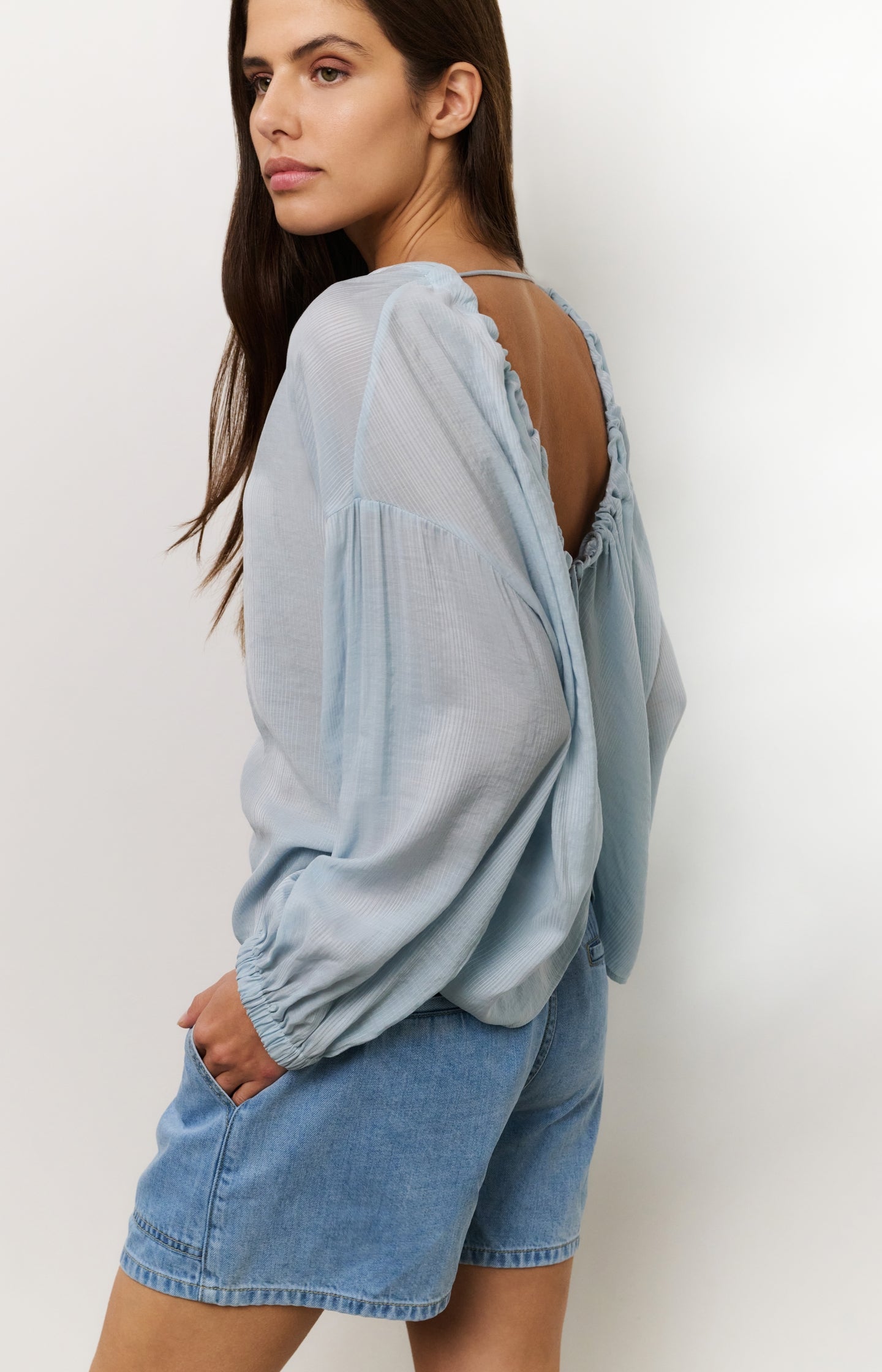 Flowy crinkle top with open back and tie detail