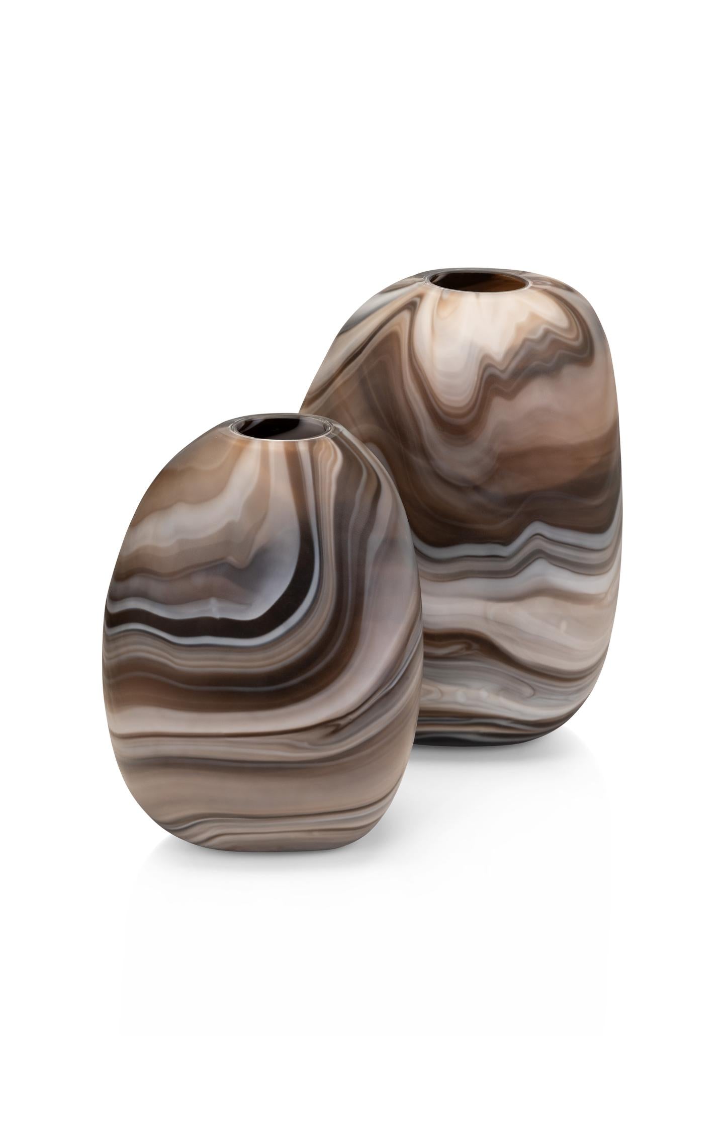 Glass vase with marble look