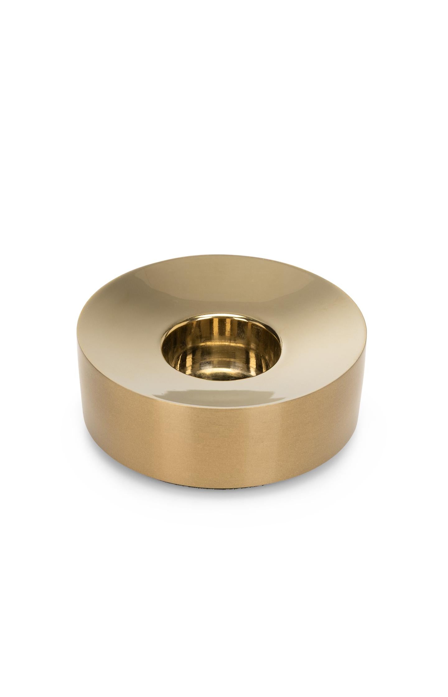 Gold-colored tealight holder - Type: product