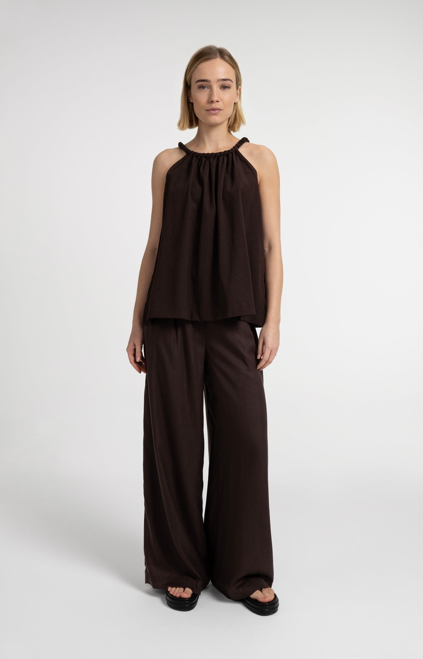 Halter top with braided neckline and tie detail - Type: video