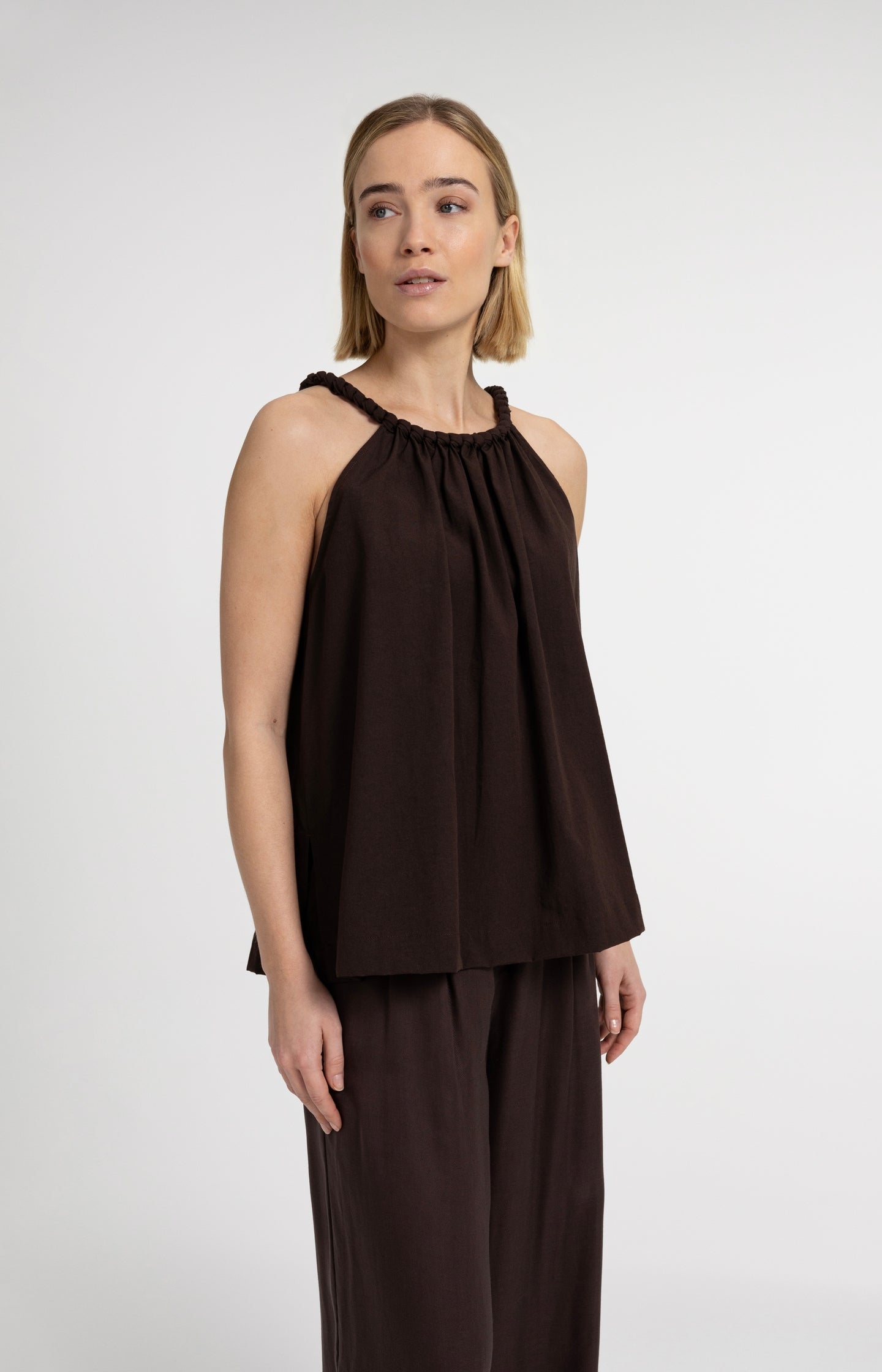 Halter top with braided neckline and tie detail - Type: video