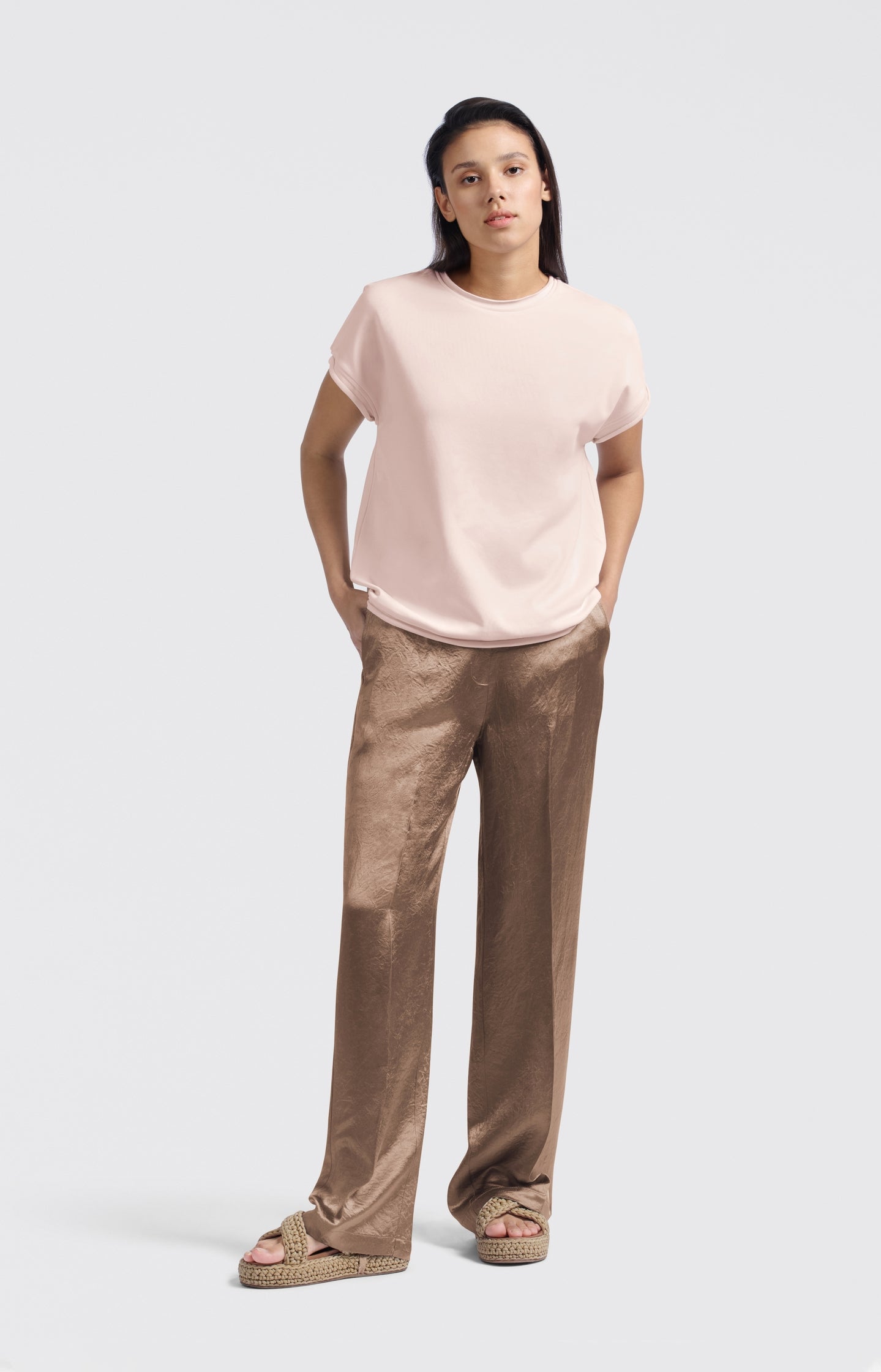 Heavy weight top with short sleeves and raw-edge finish - Type: lookbook