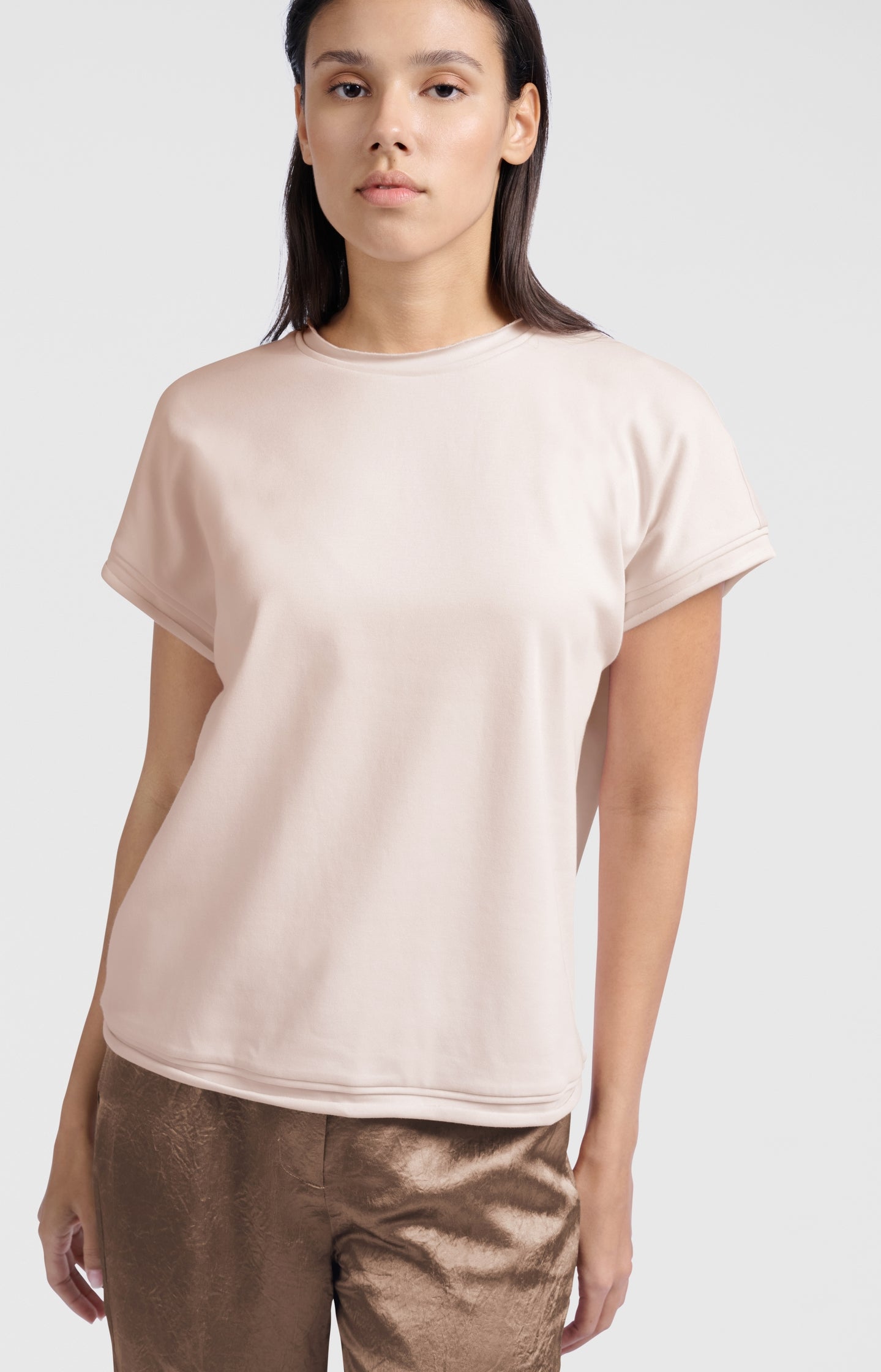 Heavy weight top with short sleeves and raw-edge finish