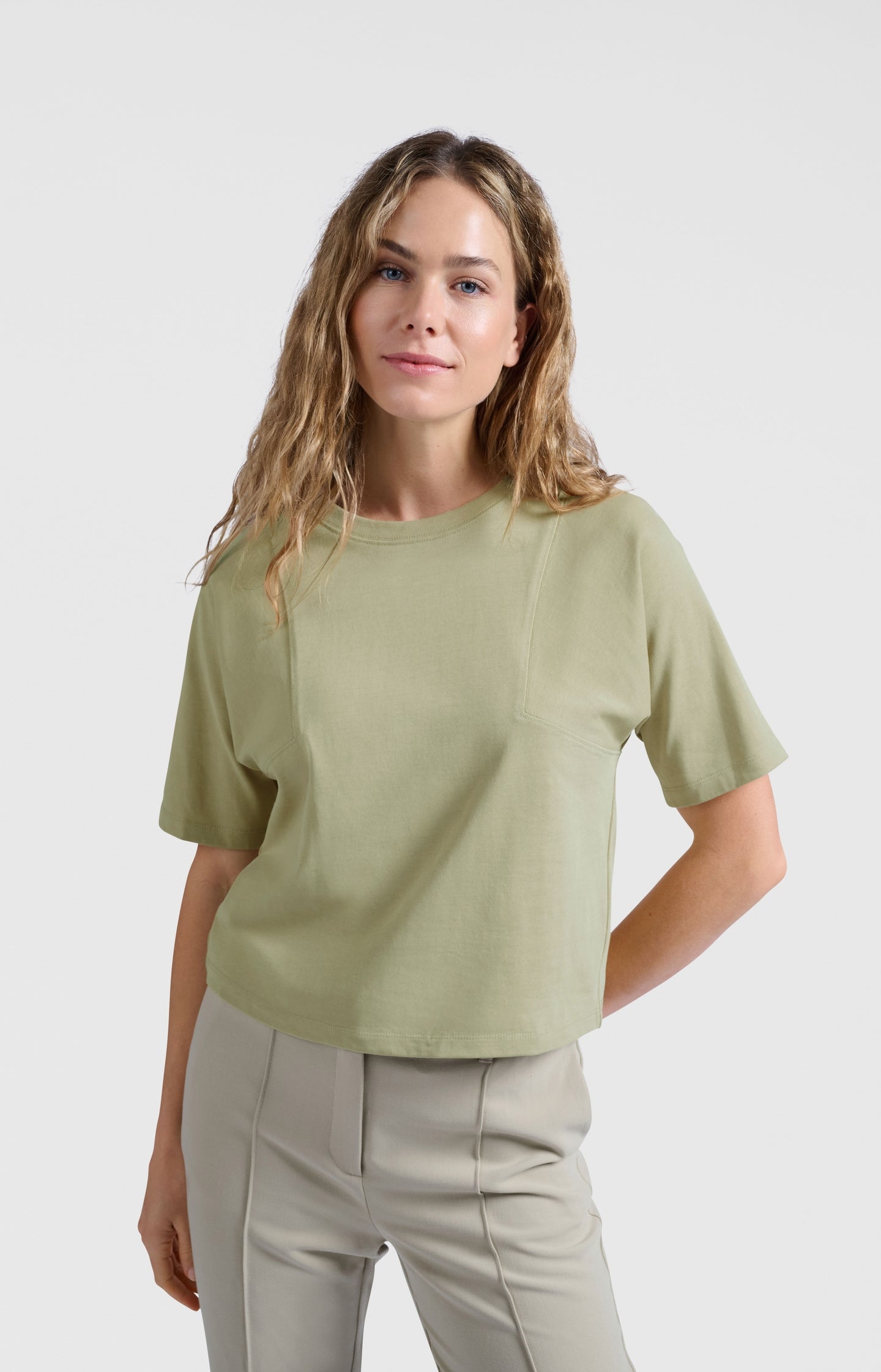 Heavyweight T-shirt with subtle stitch details