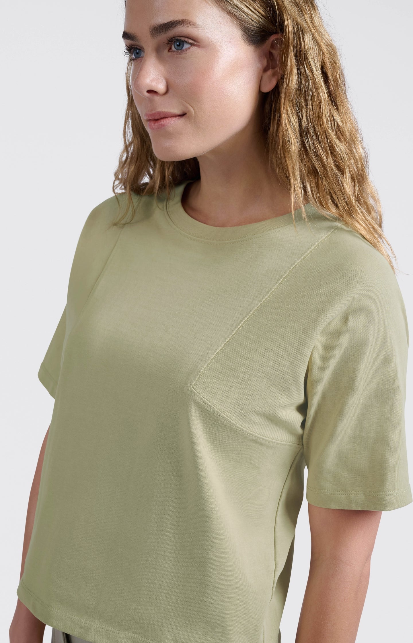 Heavyweight T-shirt with subtle stitch details