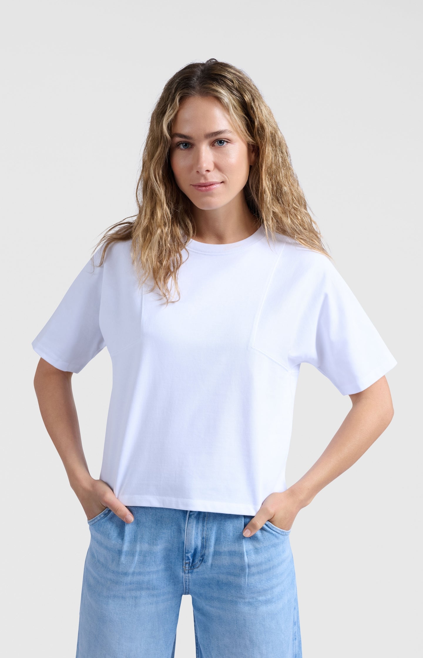 Heavyweight T-shirt with subtle stitch details