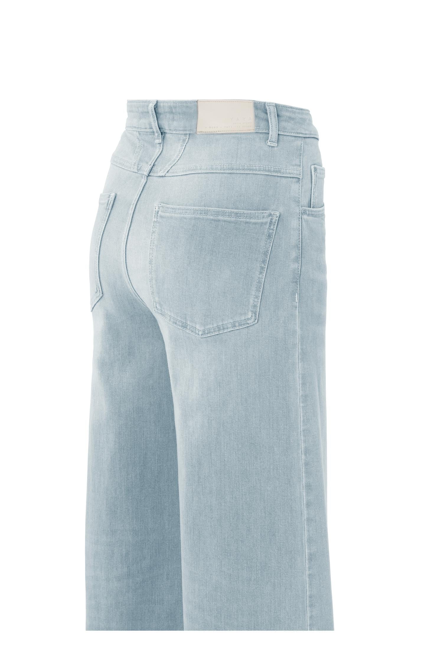 High-waist jeans with extra wide legs (L32)
