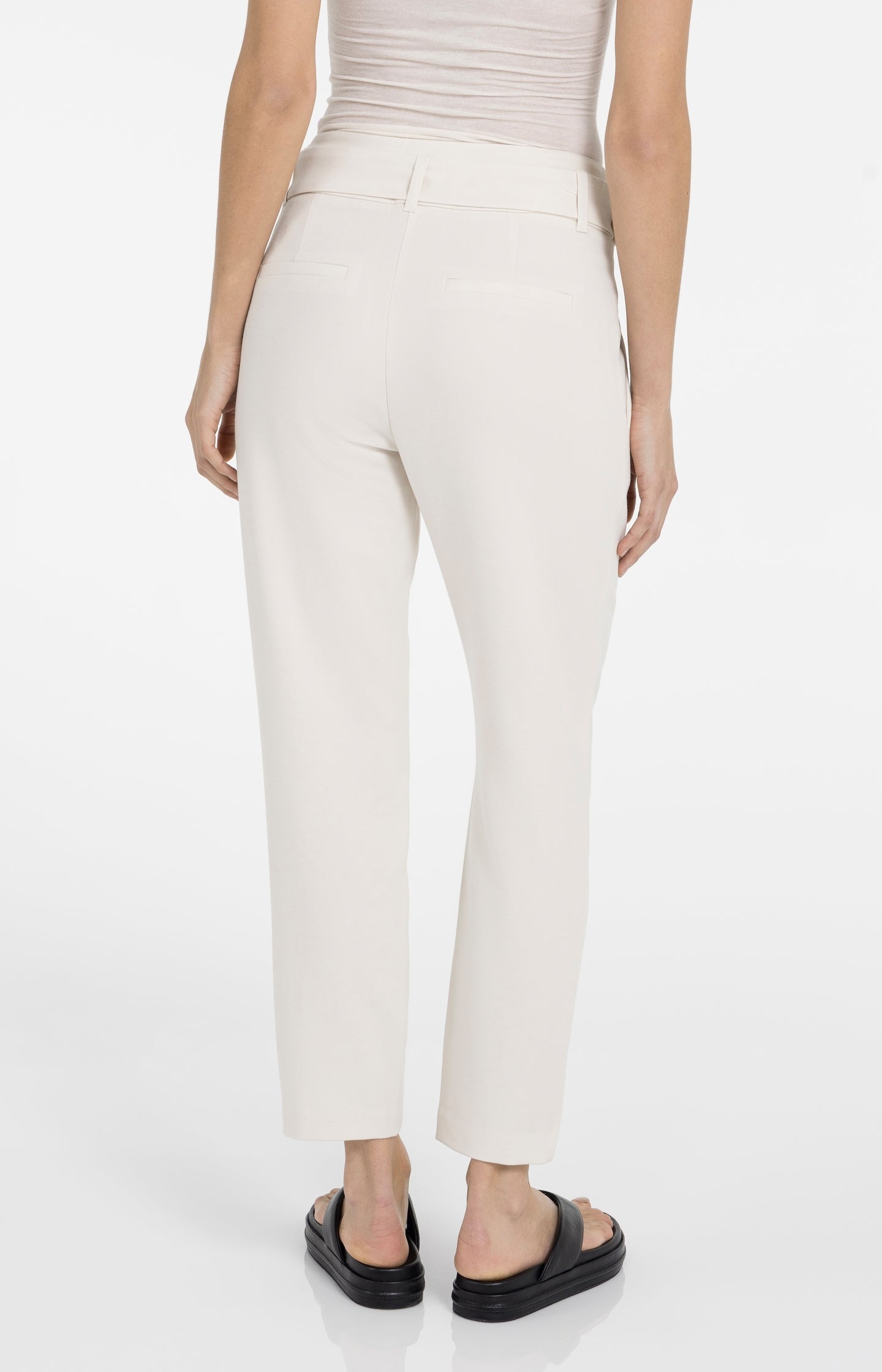 High-waist trousers with belt