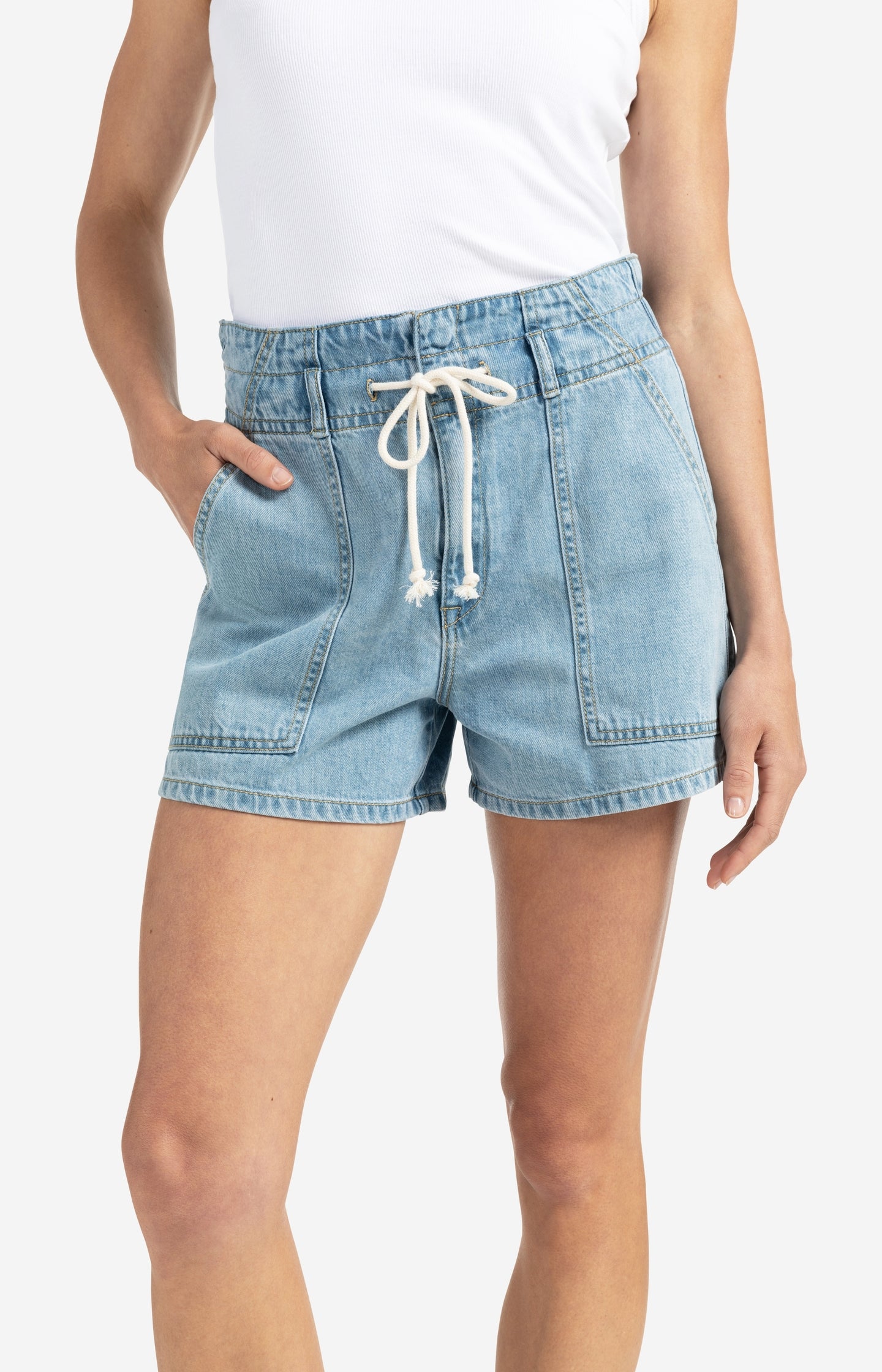 High-waisted denim shorts with drawstring
