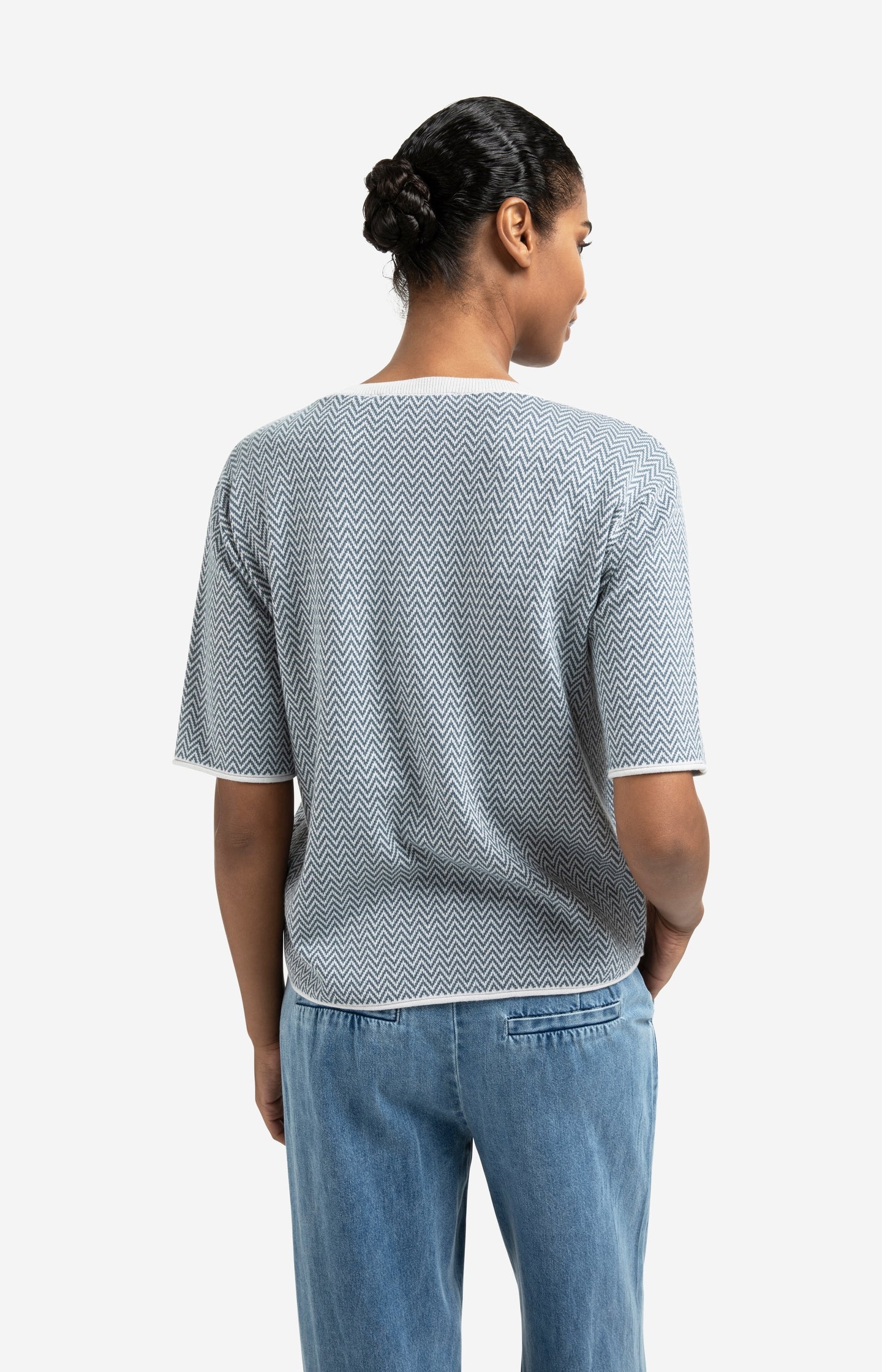 Jacquard T-shirt with zigzag pattern and short sleeves