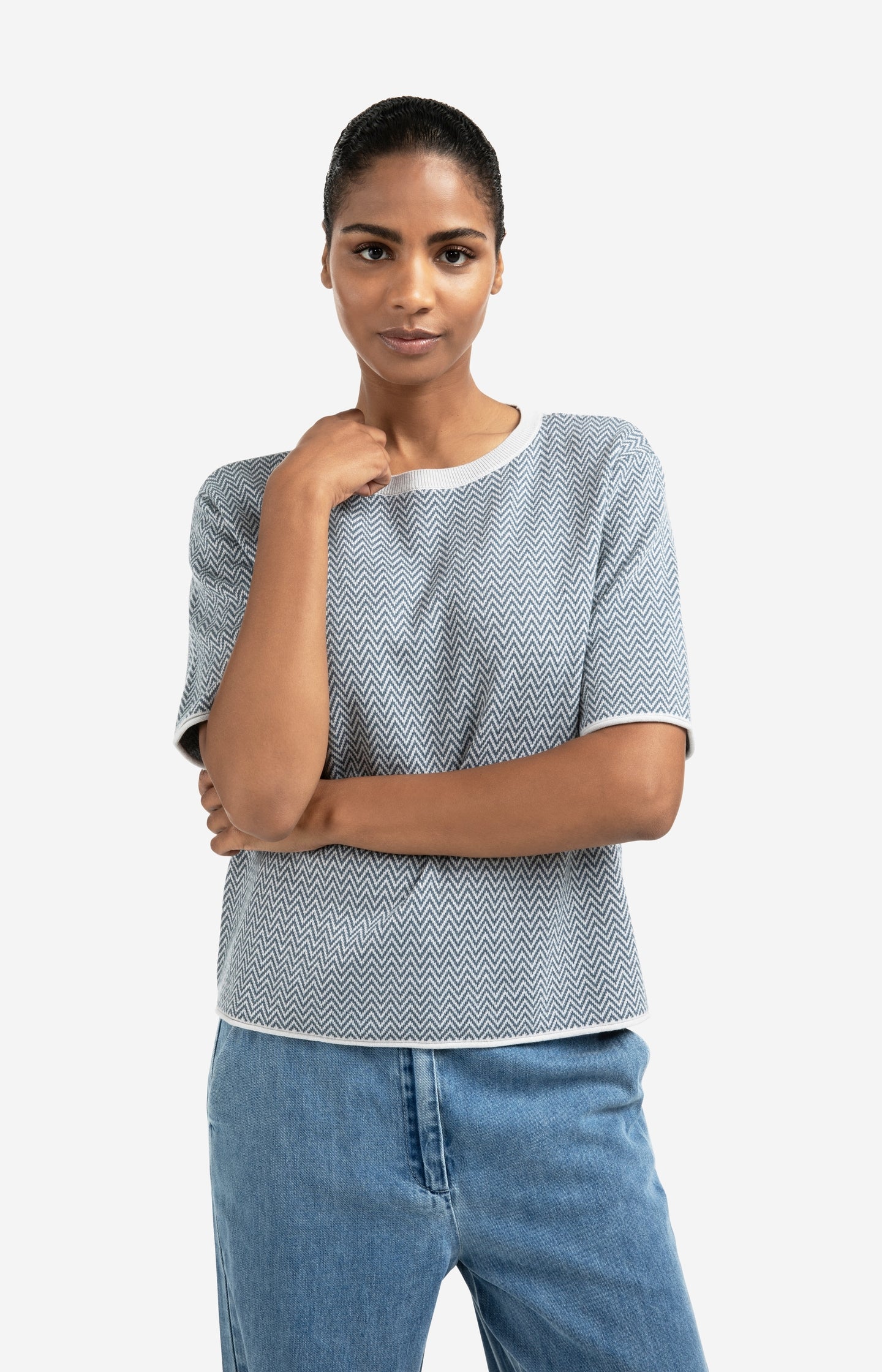 Jacquard T-shirt with zigzag pattern and short sleeves