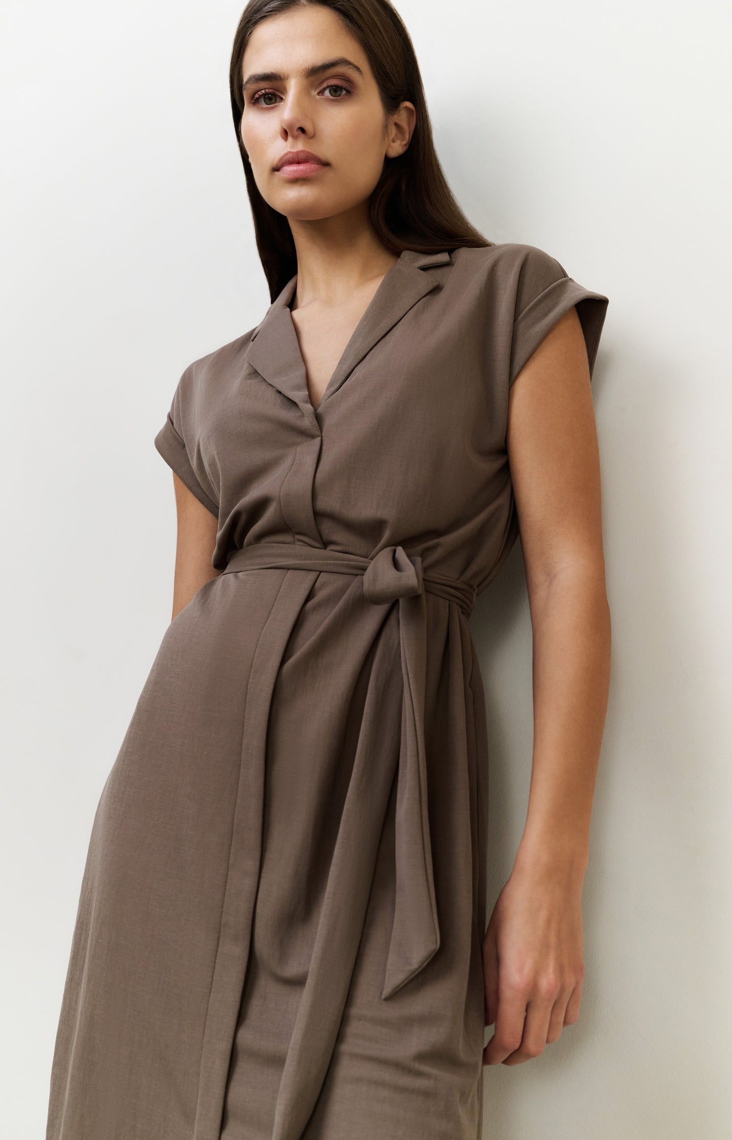 Jersey dress with blouse collar and tie belt